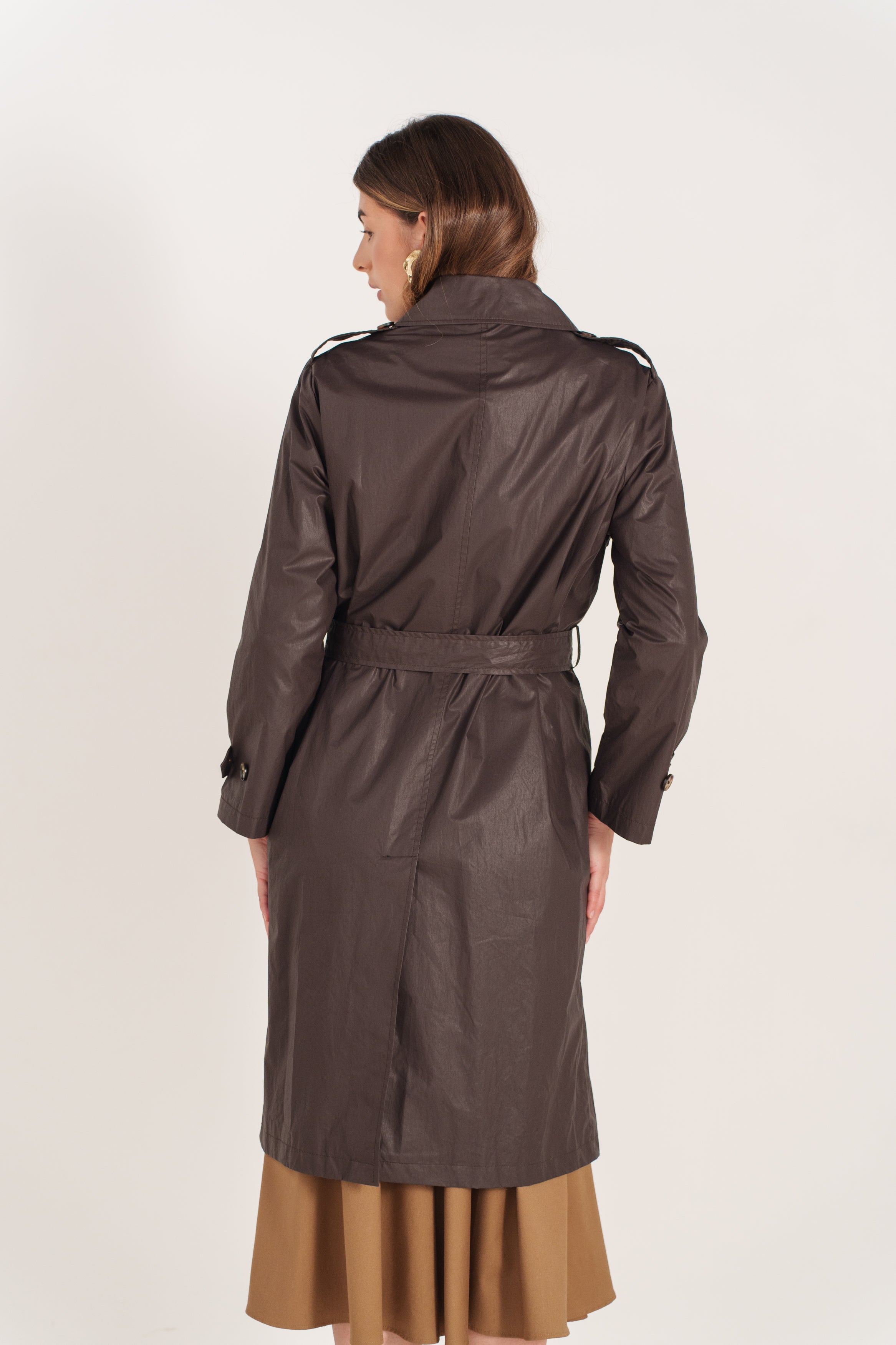 SYLVANA trench long similicuir ceinturé col chemise choco femme - Escandelle Paris (dos)
#couleur_choco