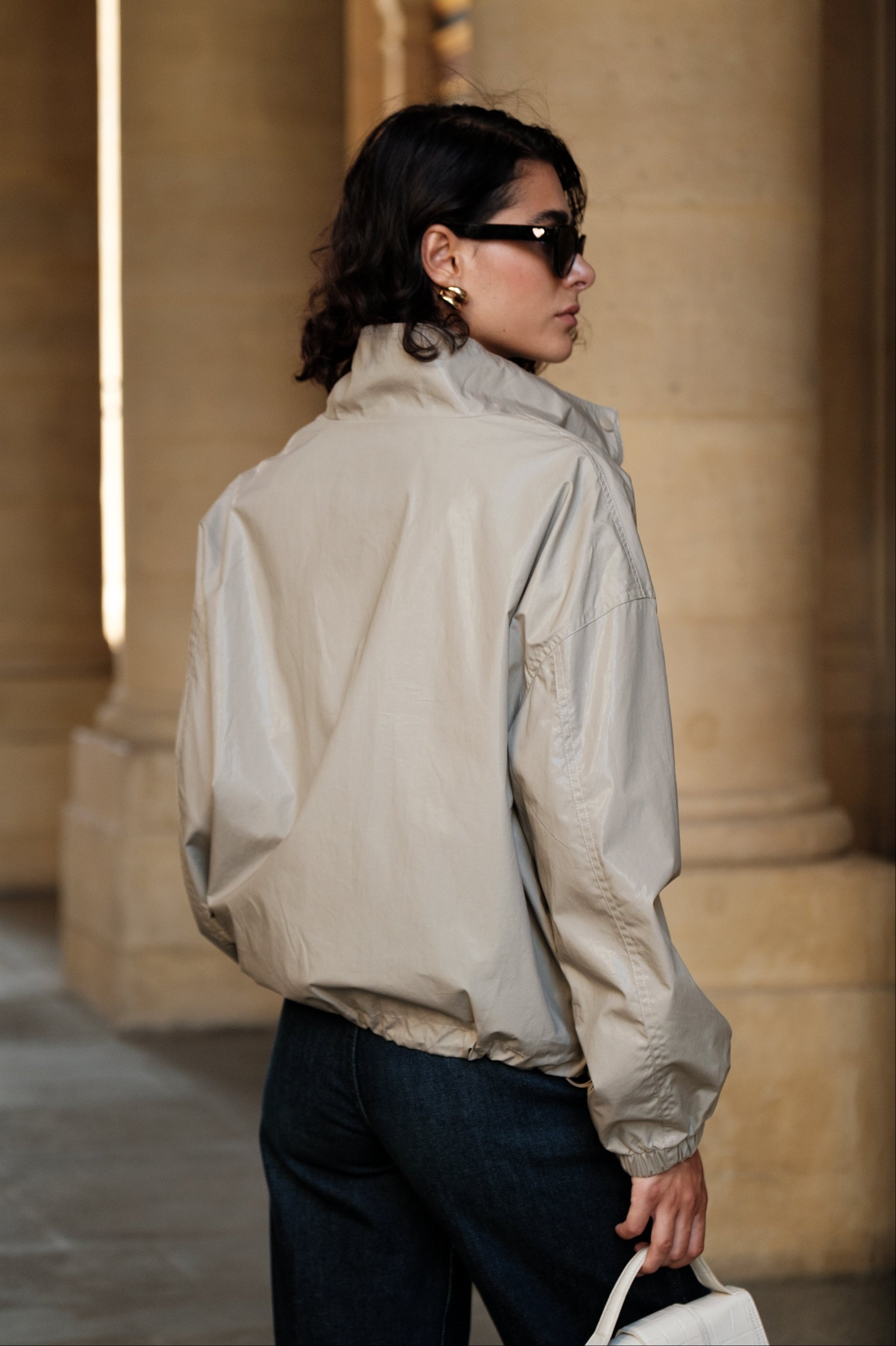 NINON blouson court ciré imperméable oversize beige femme - Escandelle Paris (dos)
#couleur_beige