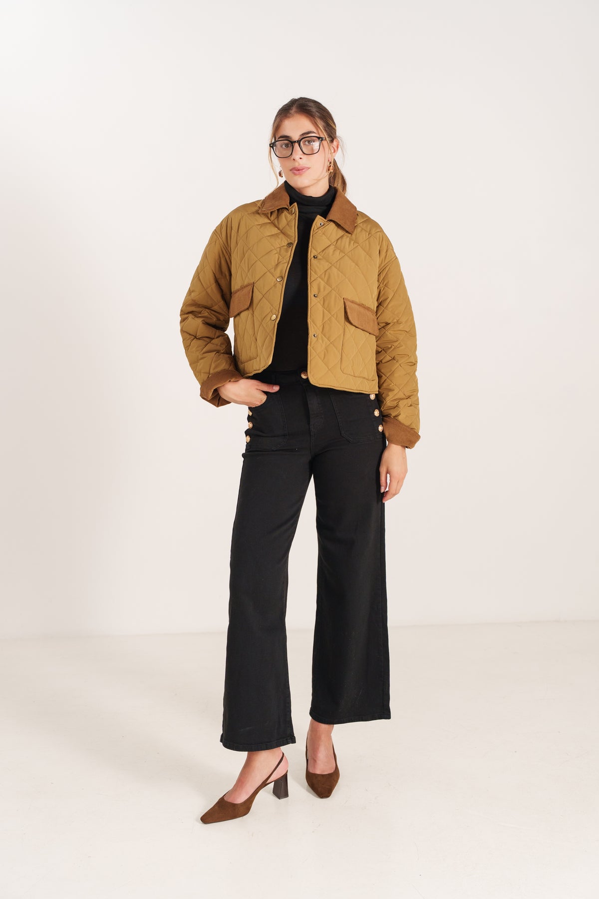 LIANNE blouson court matelassé col velours côtelé camel femme - Escandelle Paris (silhouette entière)
#couleur_camel