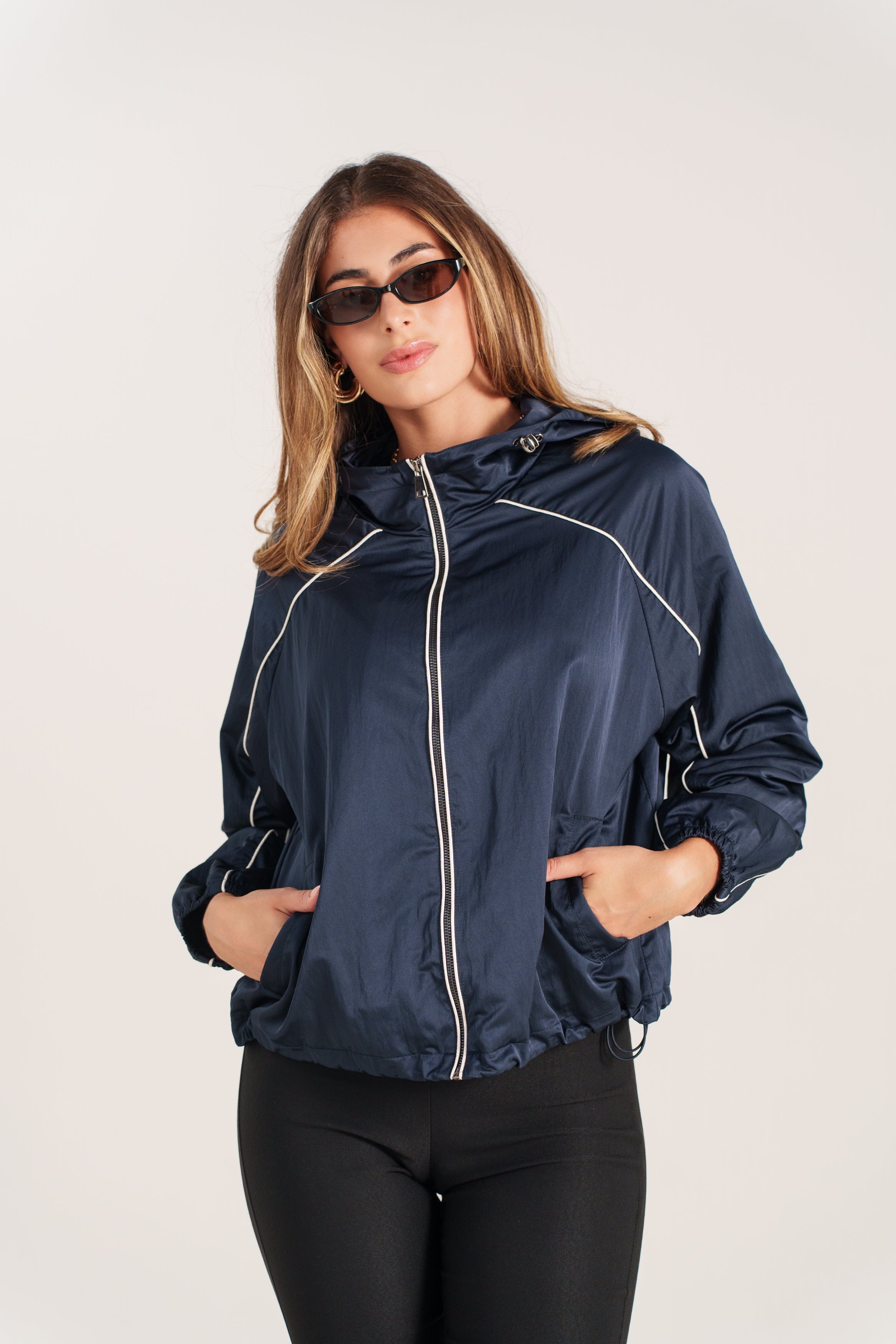 MARIANE blouson bomber court sportswear uni marine femme - Escandelle Paris (portrait)
#couleur_marine