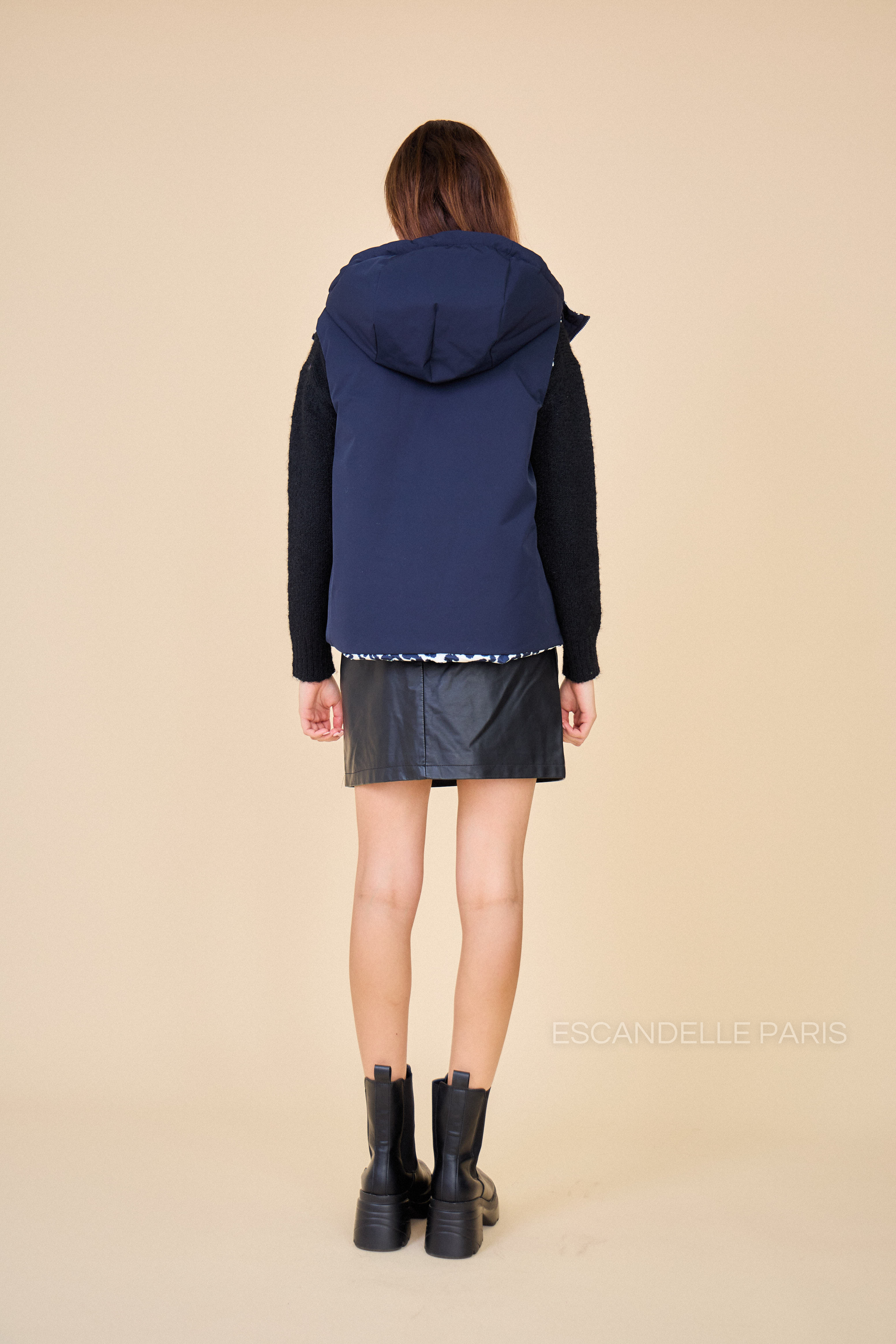 ELLA - Chaqueta reversible de plumas de leopardo sin mangas