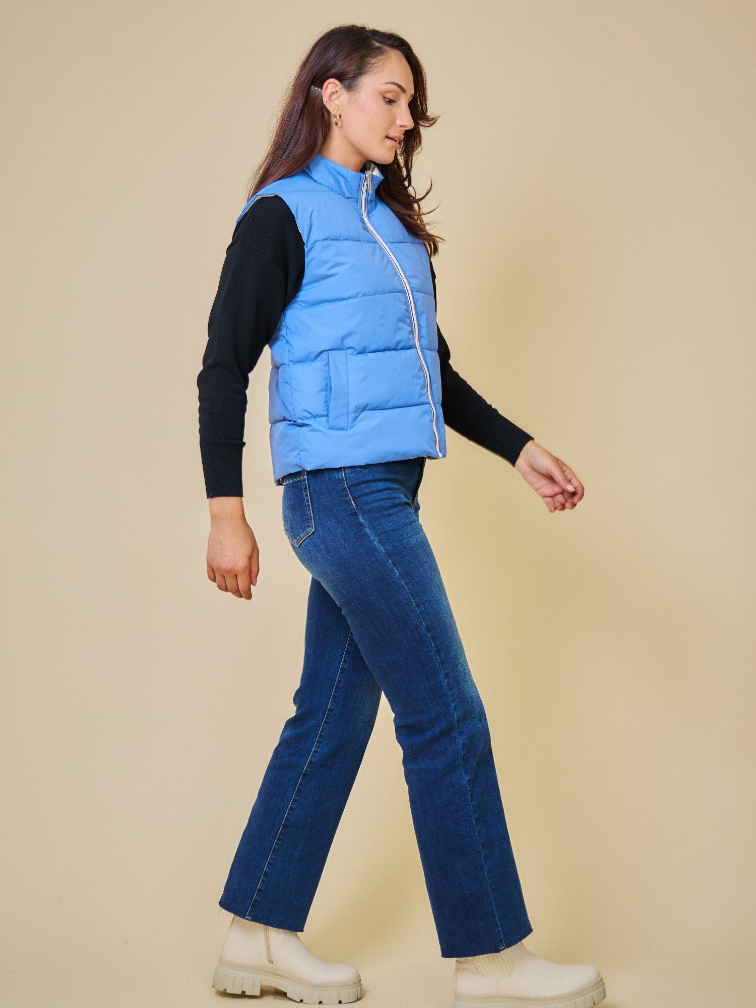 Colorful reversible sleeveless down jacket