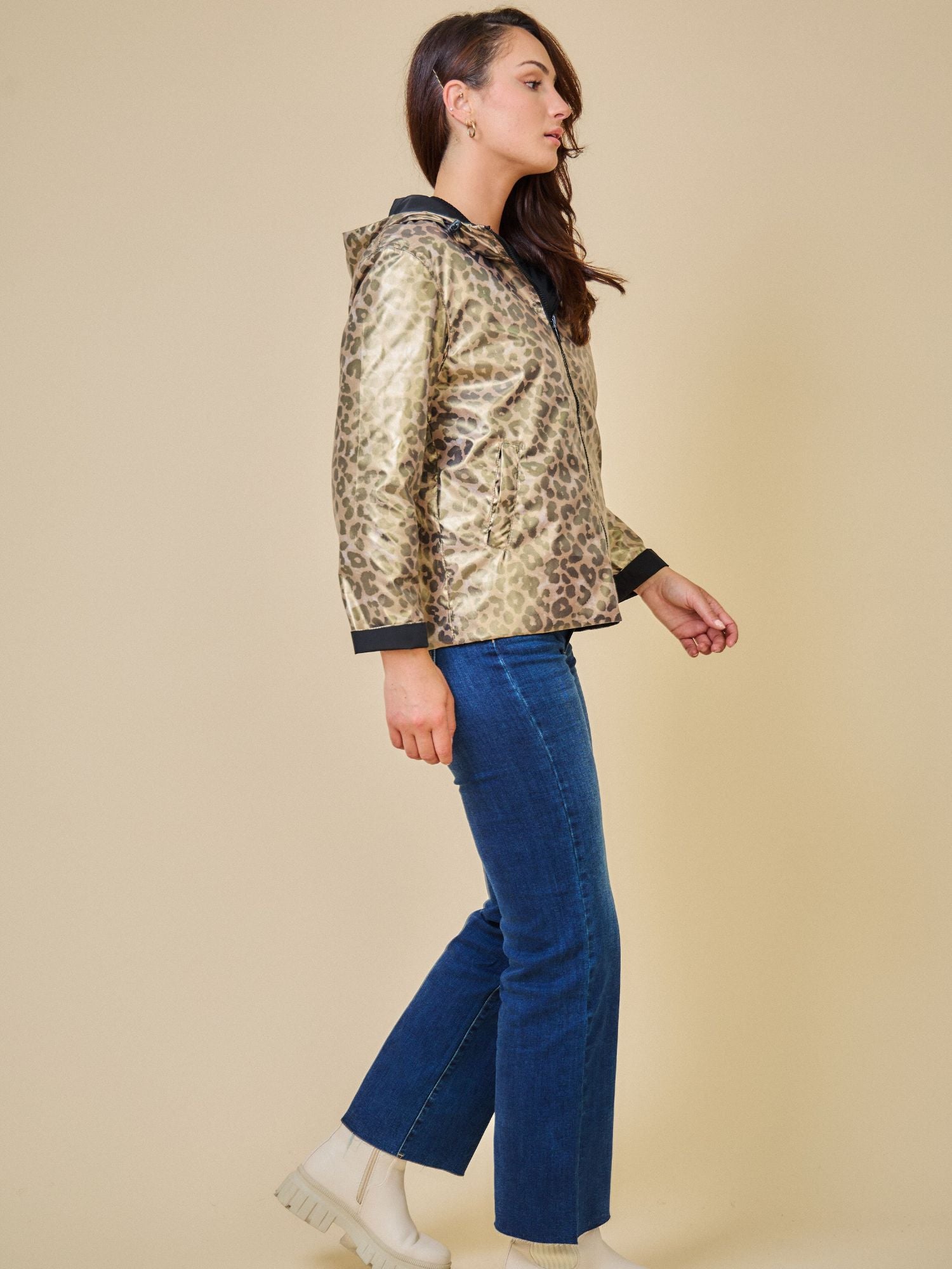 PEARL- Parka corta impermeable reversible de leopardo metalizado