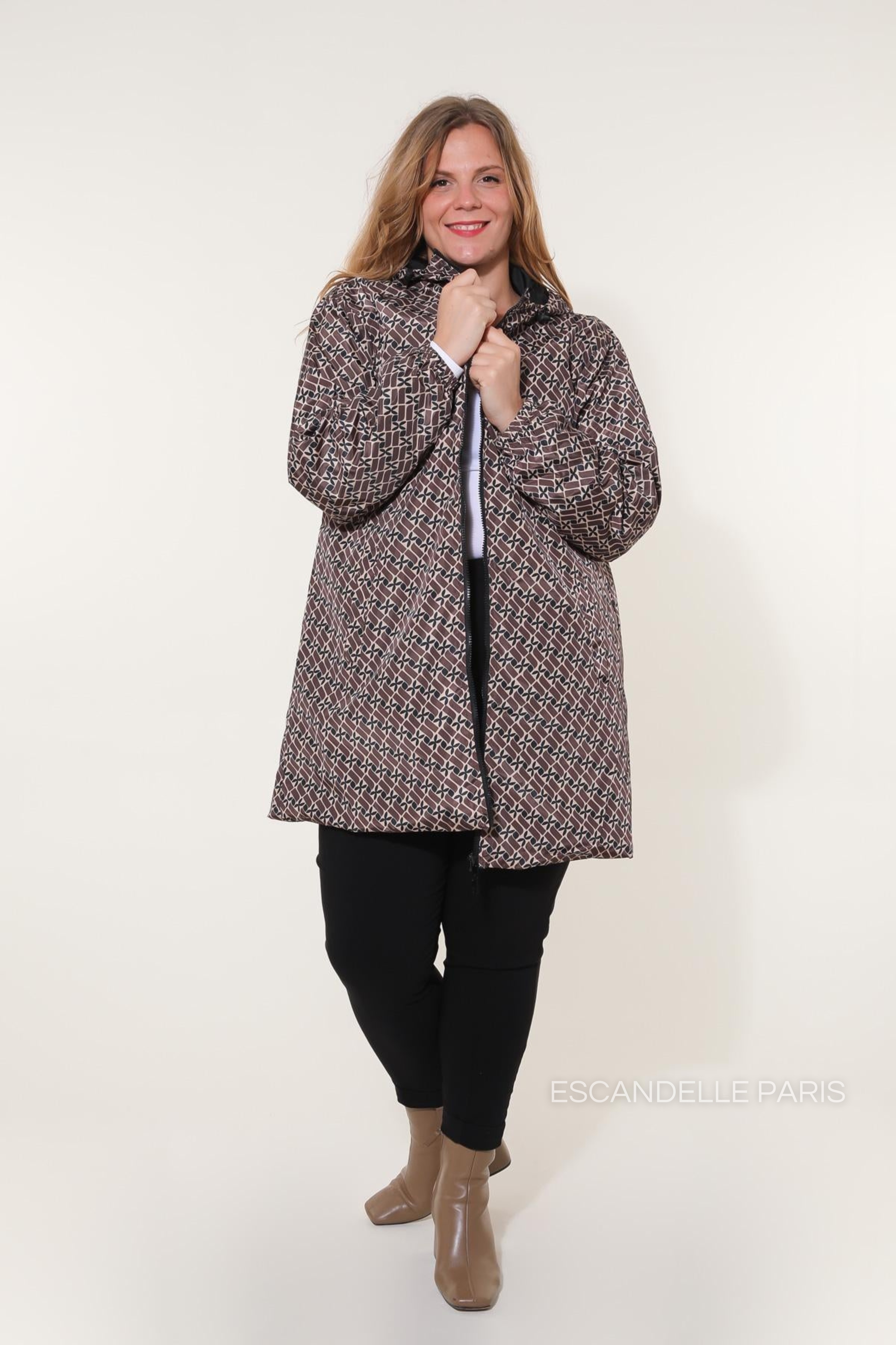 Parka larga reversible estampada