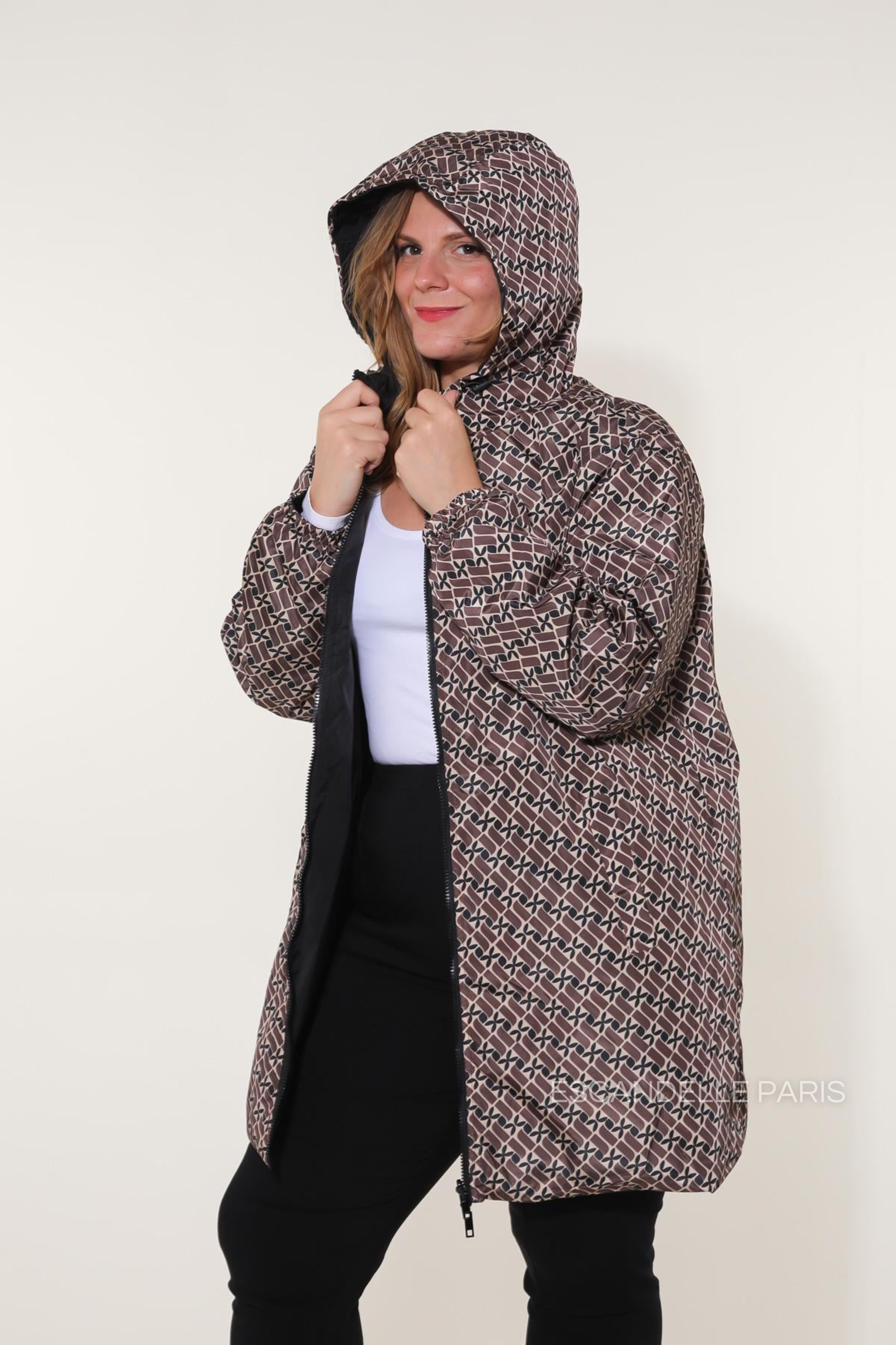 Parka larga reversible estampada