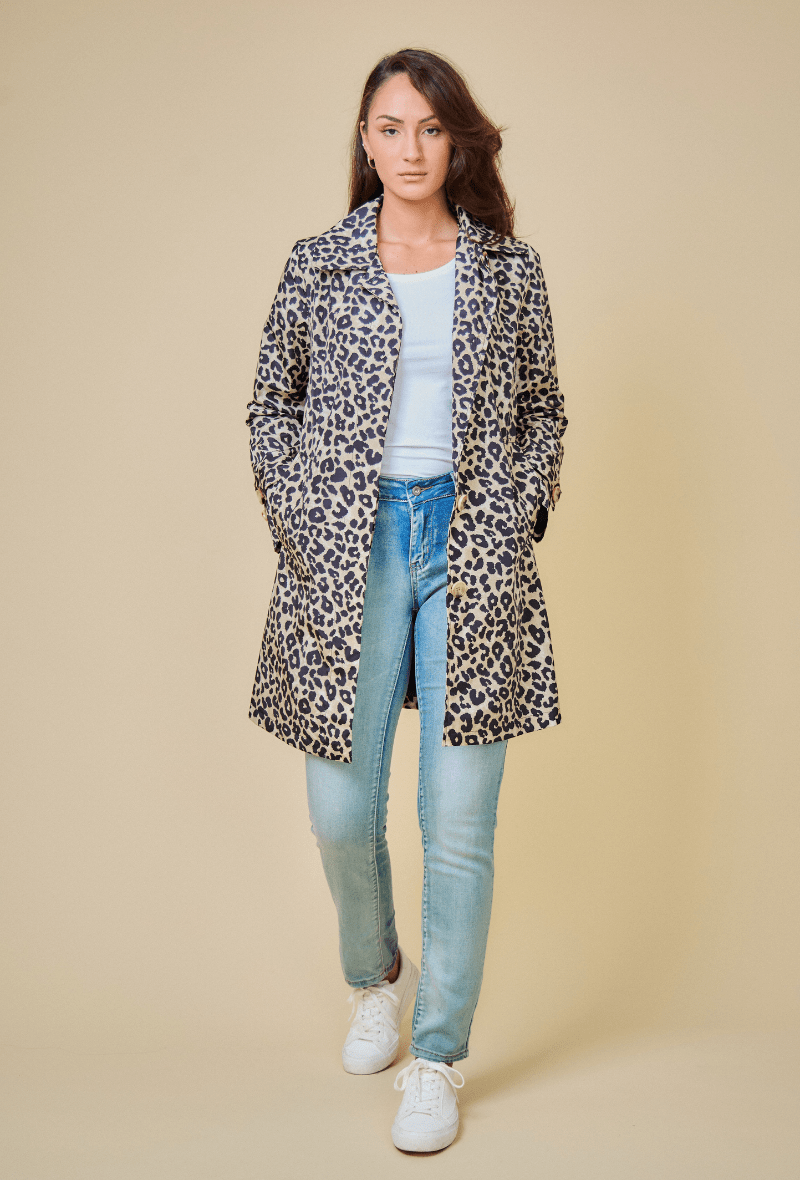 GABY - Trench Beige motif léopard - Escandelle (Vue de face - silhouette entière)