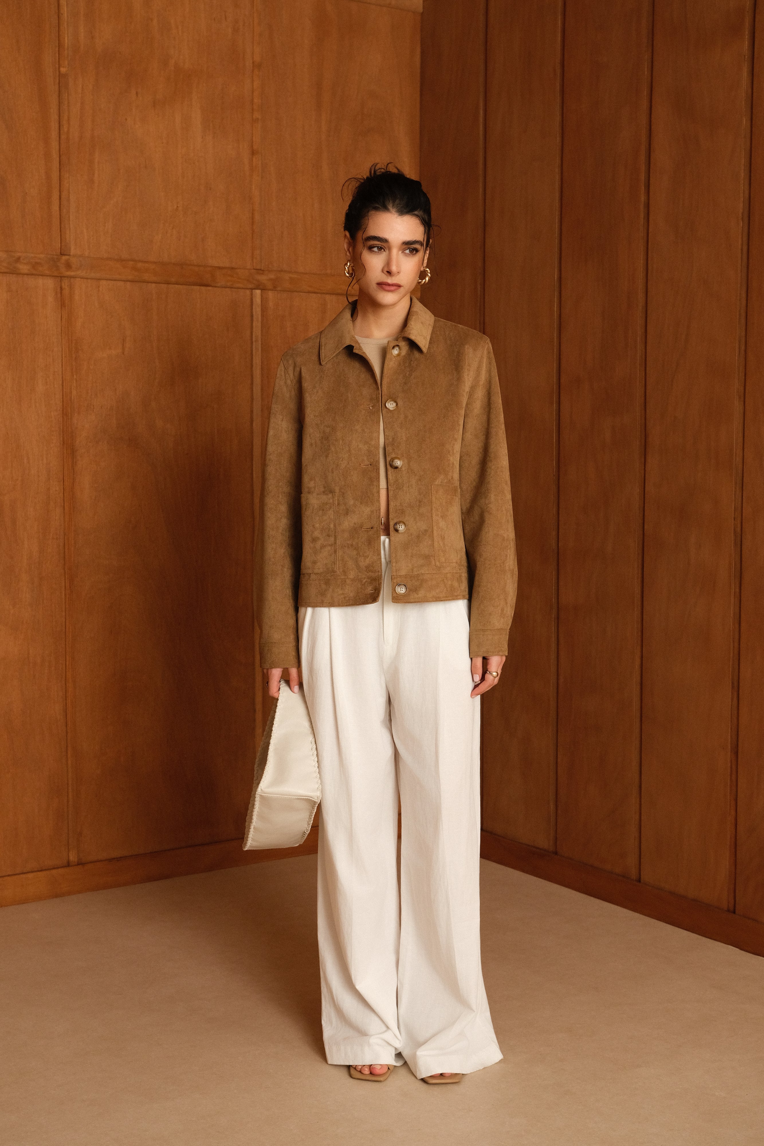 veste suédine droite col français et poches plaquées femme, devant
#couleur_camel