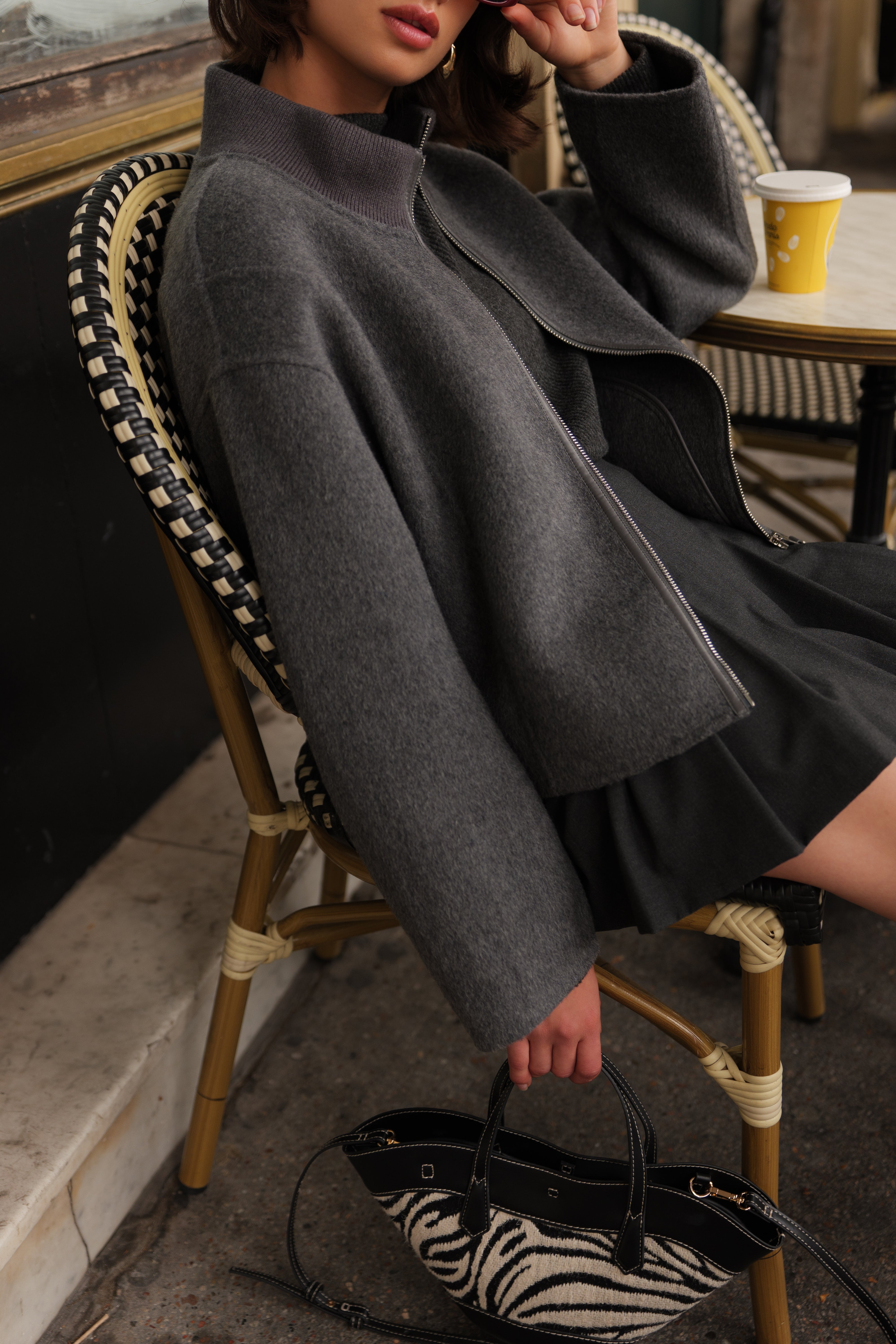 Veste courte WILLOW Escandelle – coupe moderne en laine gris, look citadin élégant
#couleur_gris