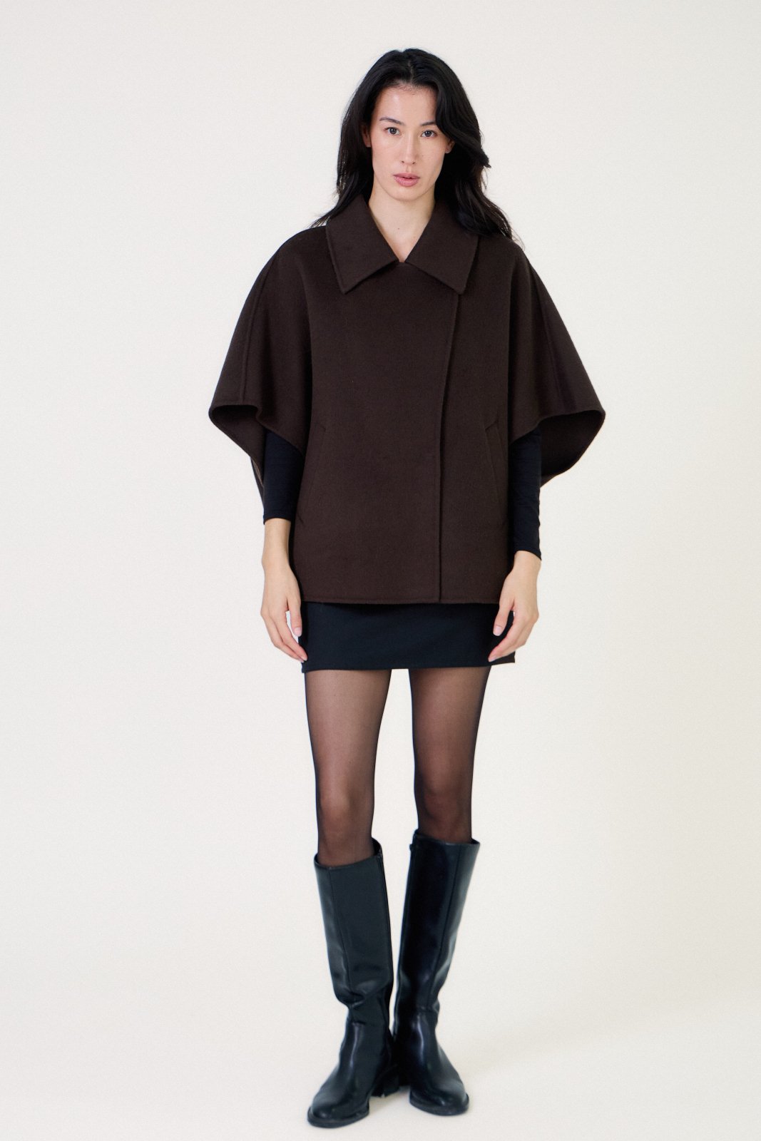 AMARA cape laine ample col chemise manches kimono choco femme - Escandelle Paris (silhouette entière)
#couleur_choco