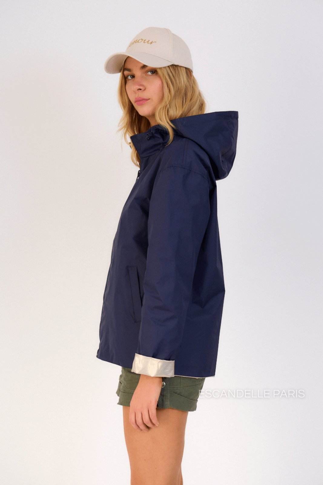 APRIL parka courte coupe-vent réversible imperméable marine femme - Escandelle Paris (profil droit)
#couleur_marine