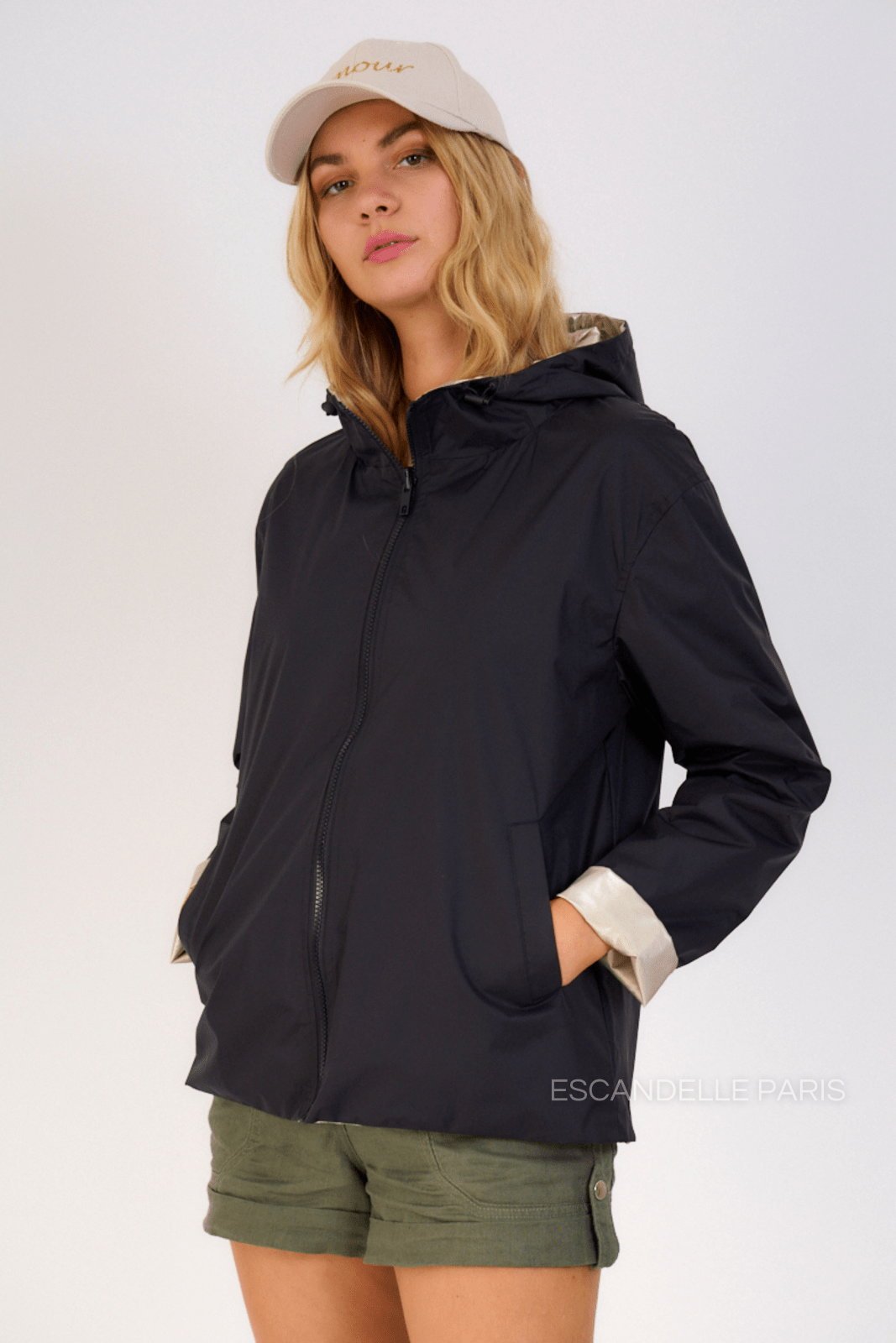 APRIL parka courte coupe-vent réversible imperméable kaki femme - Escandelle Paris (côté doré)
#couleur_kaki