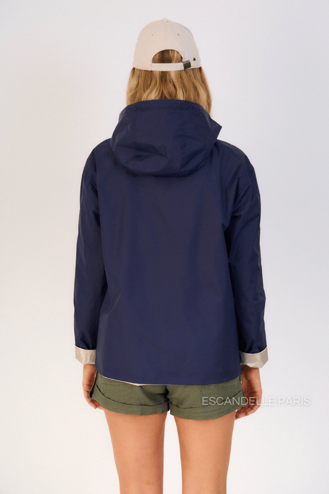 APRIL parka courte coupe-vent réversible imperméable marine femme - Escandelle Paris (dos)
#couleur_marine