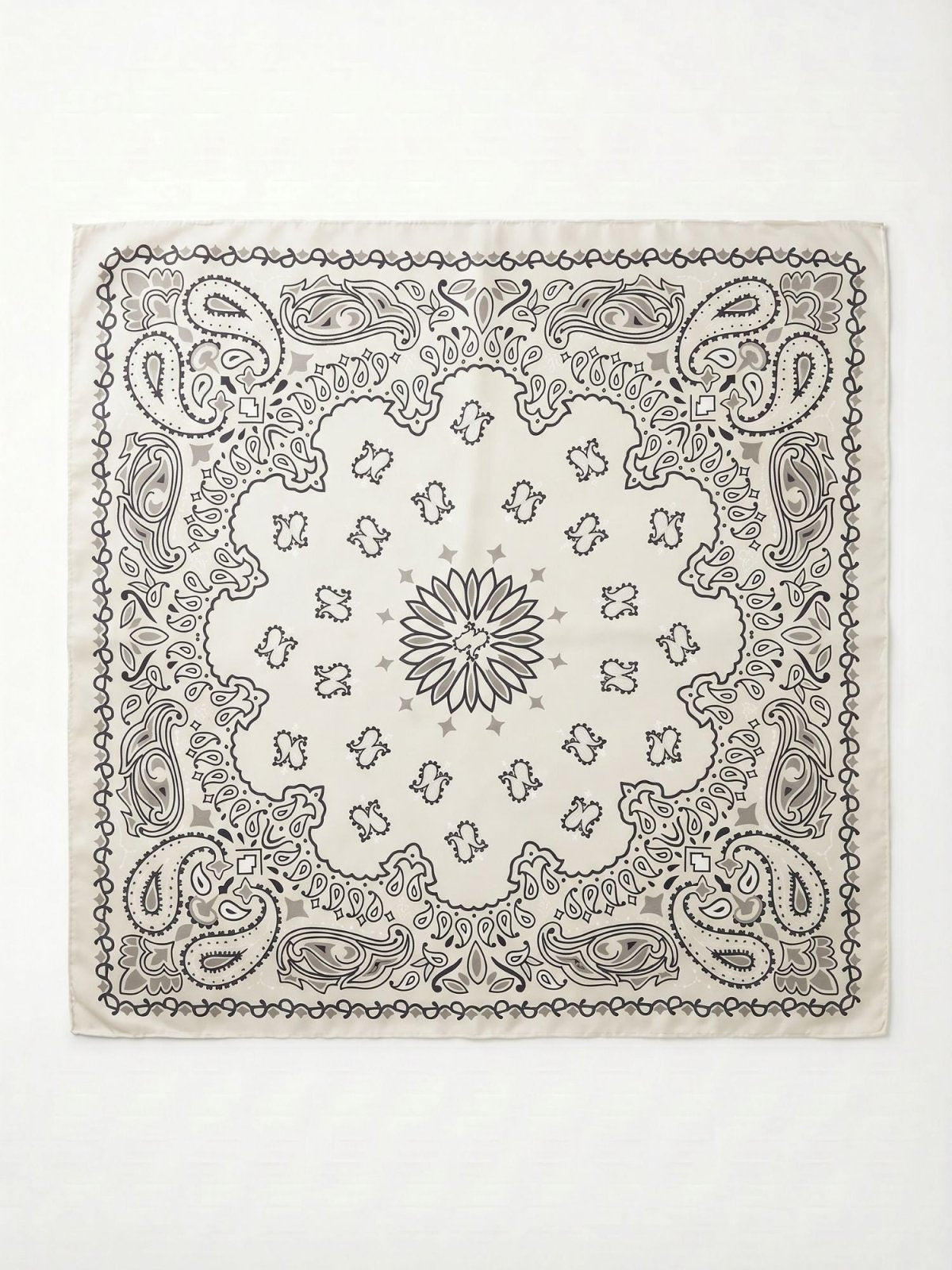 Ava - Foulard Beige - EscandelleParis
#couleur_beige