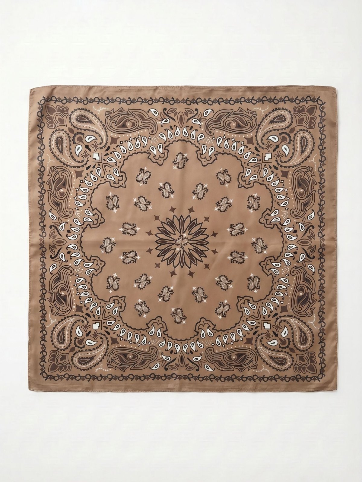 AYA foulard carré paisley bandana 70x70 camel femme - Escandelle Paris (à plat)
#couleur_camel