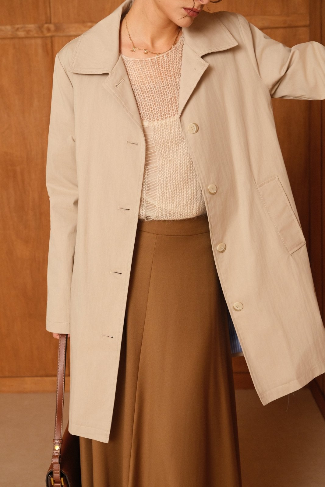 CAMILLE - Trench Beige - Escandelle (Gros plan sur les détails et matières)
#couleur_beige