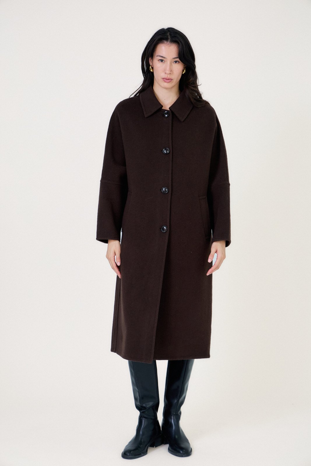 CELESTE manteau long laine oversize col chemise choco femme - Escandelle Paris (silhouette entière)
#couleur_choco