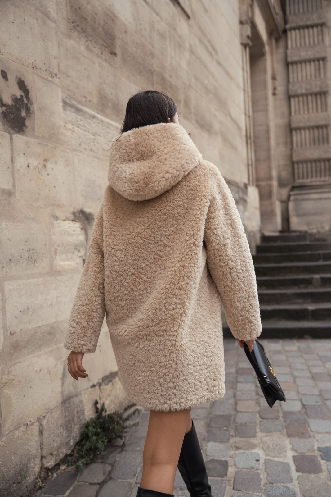 CLOVER manteau duffle coat teddy capuche brandebourg beige femme - Escandelle Paris (dos)
#couleur_beige