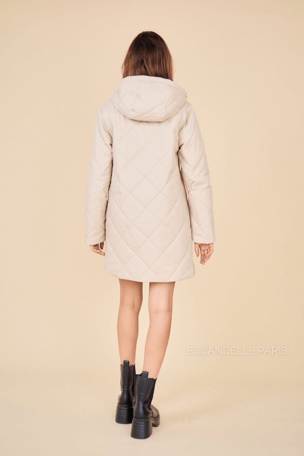 DANAÉ manteau mi-long réversible matelassé beige femme - Escandelle Paris (vue de dos)
#couleur_beige