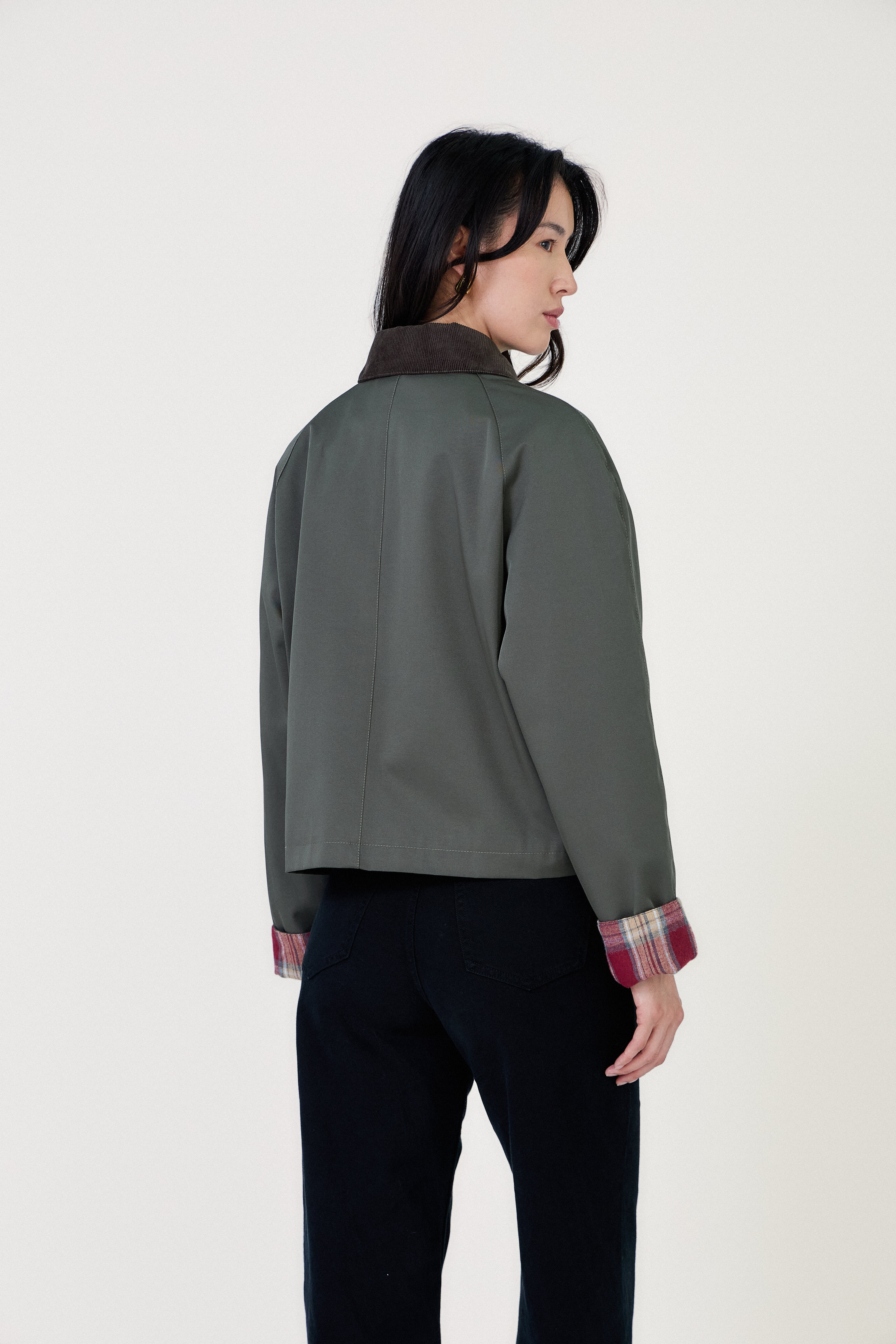 Veste MALOU kaki Escandelle – vue de dos – coupe structurée et finitions soignées
#couleur_kaki