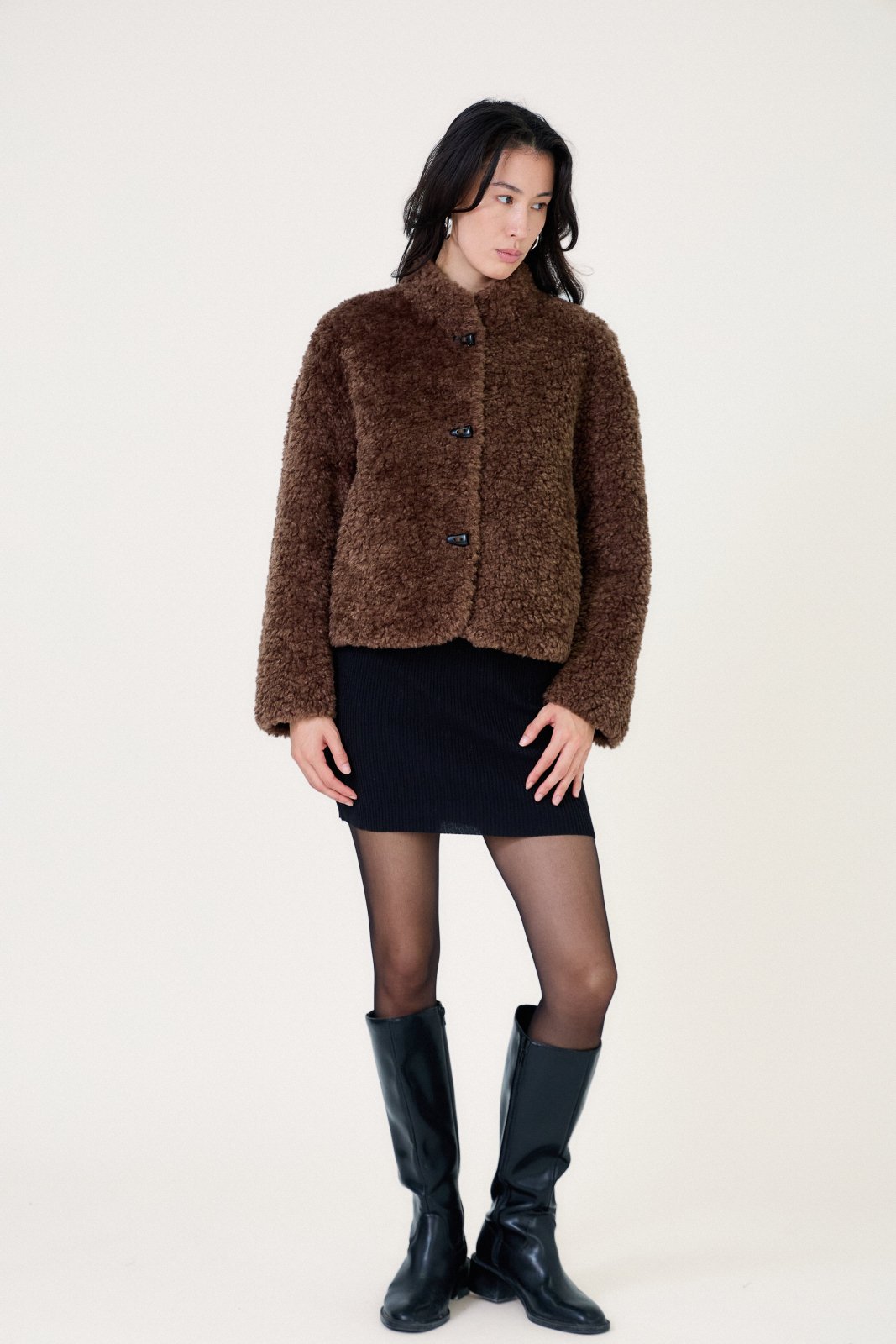 VEGA - Veste Choco - Escandelle (Vue de face - silhouette entière)
#couleur_choco