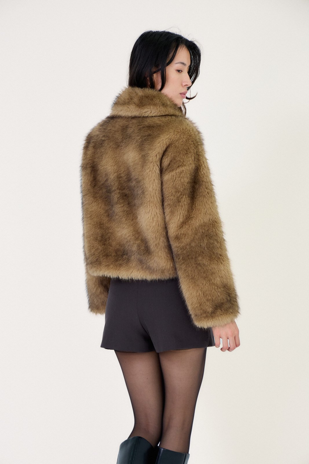 AMETHYST - Veste Taupe - Escandelle (Vue de dos)
#couleur_taupe