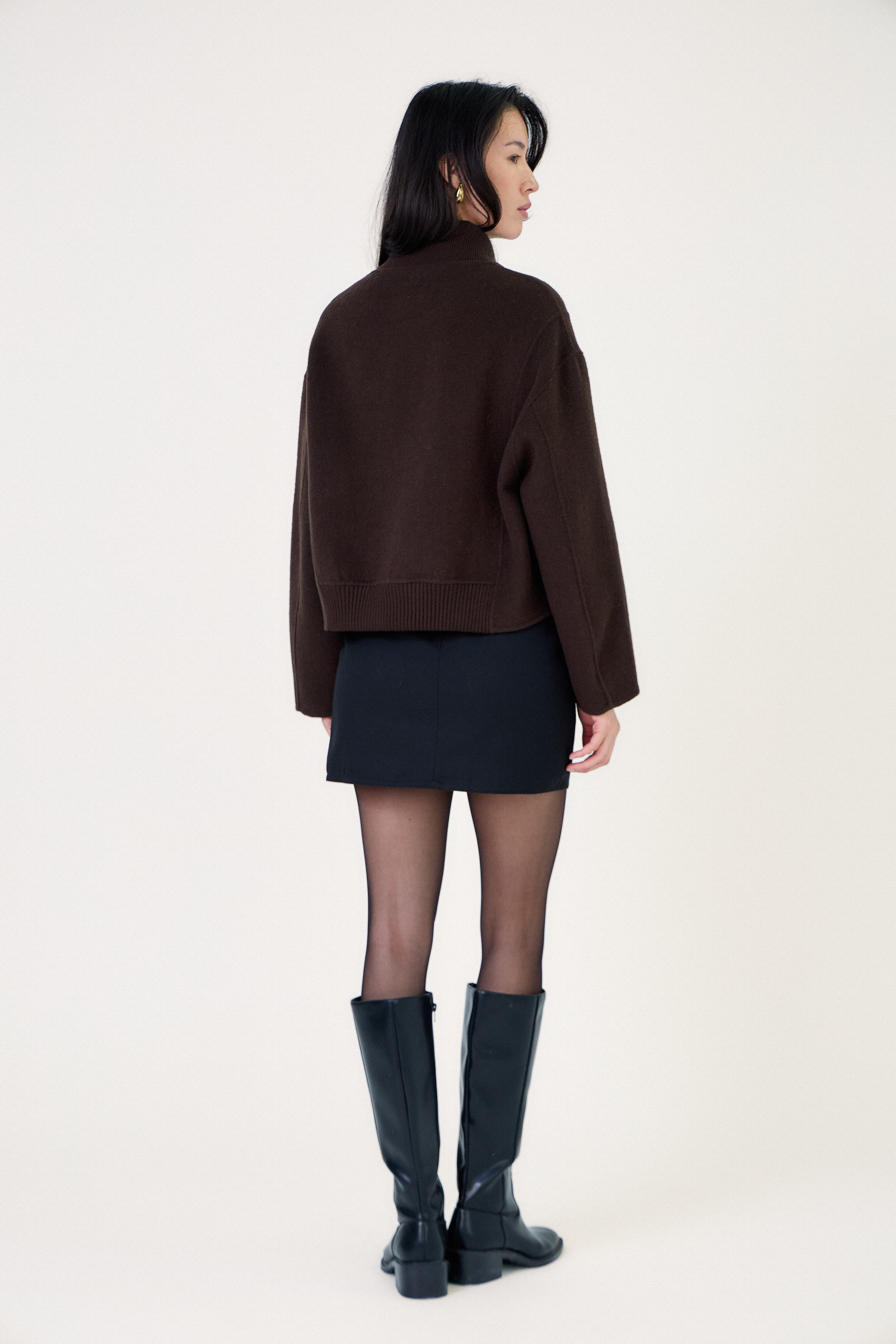 Veste WILLOW Escandelle – vue de dos – coupe droite, finitions soignées et tombé fluide
#couleur_choco