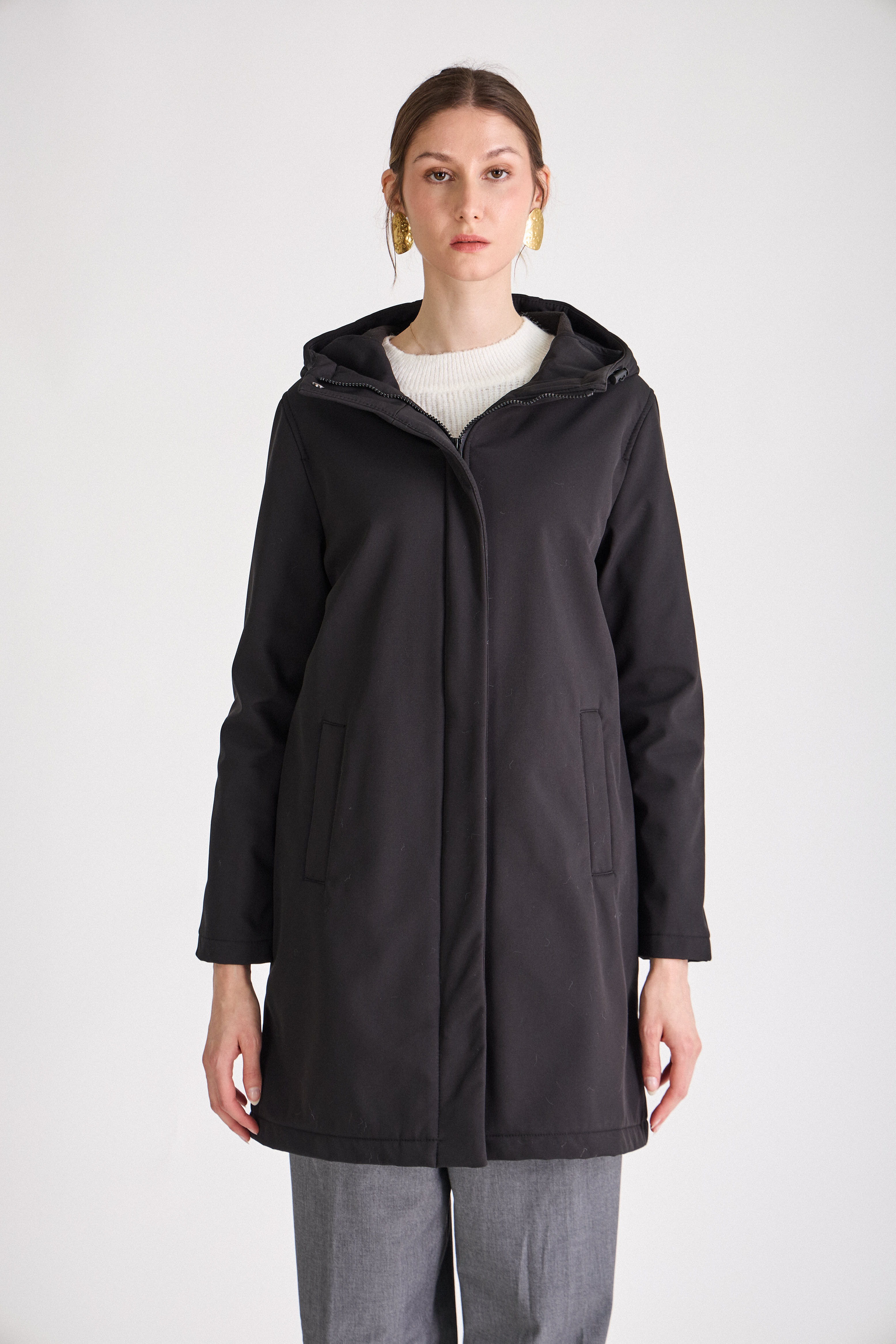 Parka SIENNA Escandelle – manteau long femme noir en softshell cintré, coupe élégante et moderne.
#couleur_noir