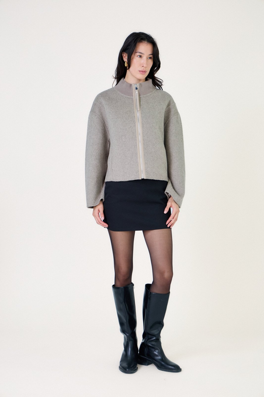 WILLOW - Veste Beige - Escandelle (Vue de face - silhouette entière)
#couleur_beige