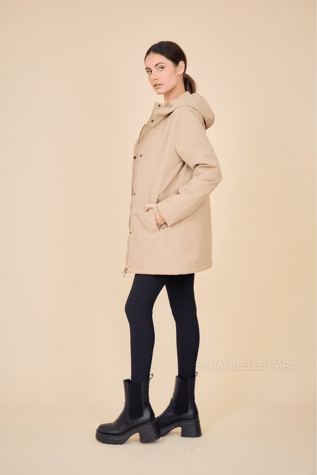 INES parka mi-long matelassée imperméable beige femme - Escandelle Paris (vue de profil)
#couleur_beige