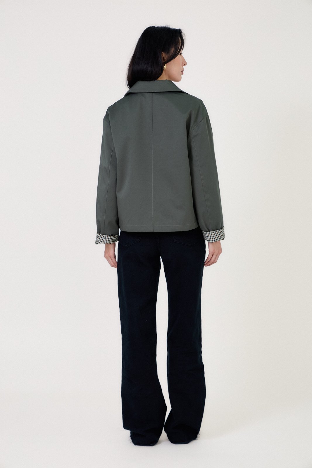 JOE veste courte déperlante zippée kaki femme - Escandelle Paris (dos)
#couleur_kaki