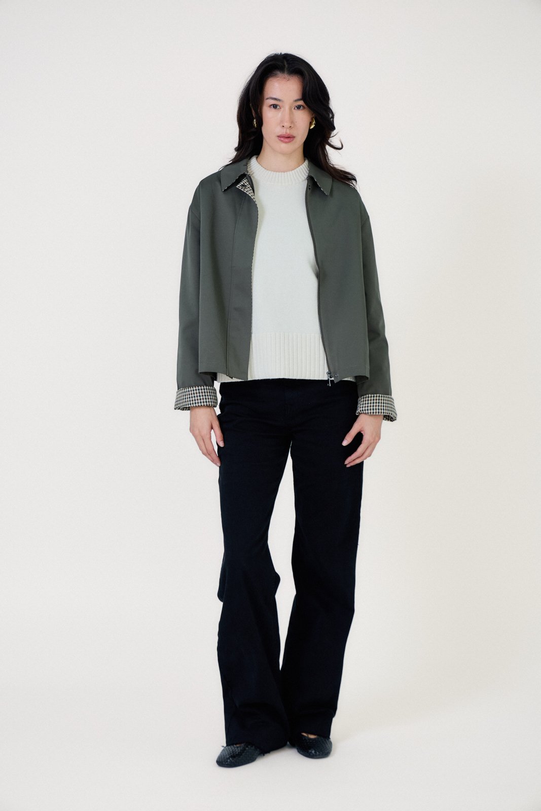 JOE veste courte déperlante zippée kaki femme - Escandelle Paris (veste ouverte)
#couleur_kaki