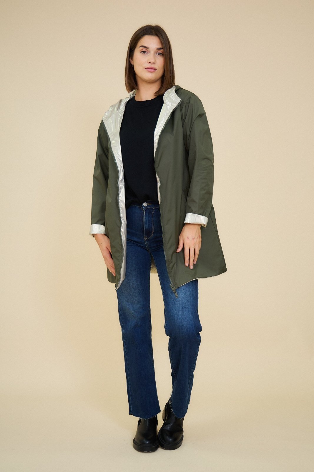 JUNE parka longue imperméable réversible métallisée kaki femme - Escandelle Paris (silhouette entière)
#couleur_kaki