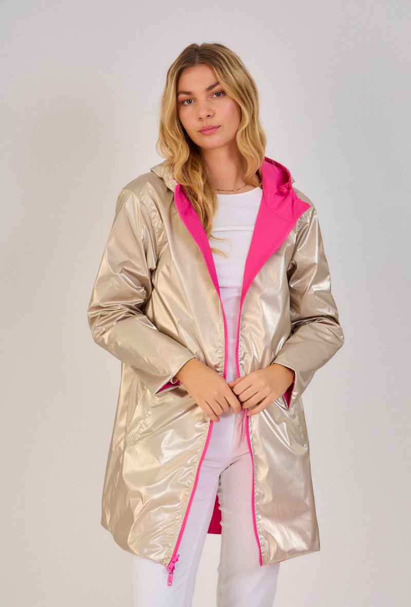 JUNE parka longue imperméable réversible métallisée rose femme - Escandelle Paris (portrait côté métallisé)
#couleur_rose