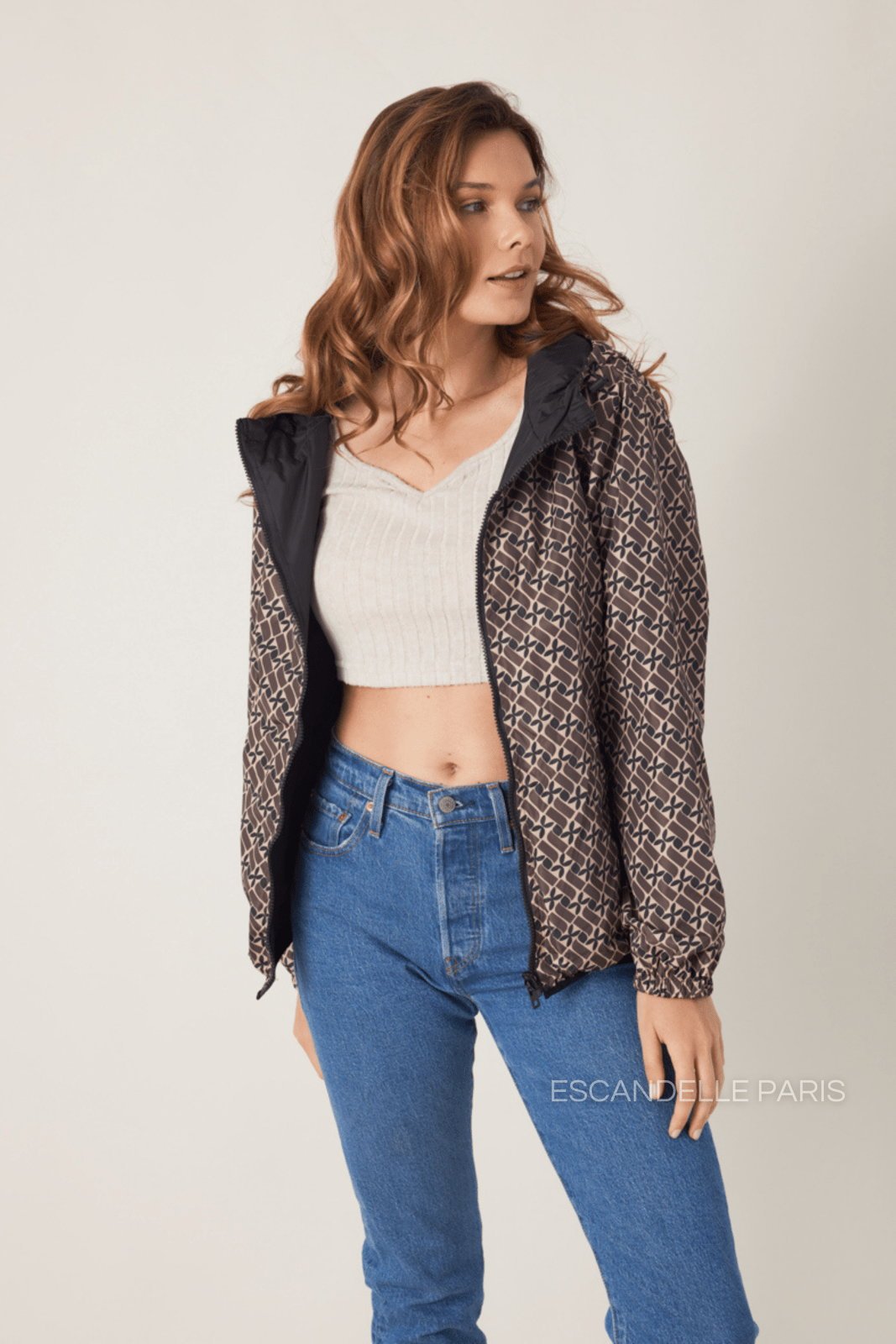 LILOU parka courte réversible imperméable motif géométrique taupe femme - Escandelle Paris (portrait)
#couleur_taupe