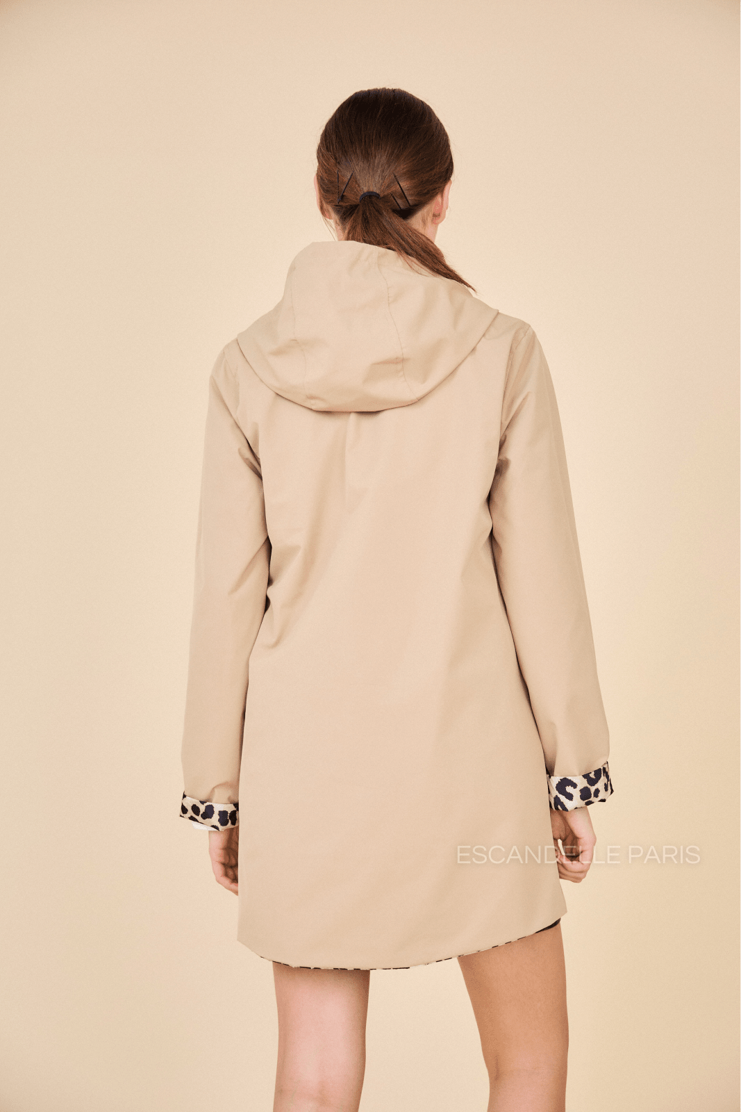LOUISE parka mi-long réversible imperméable motif léopard beige femme - Escandelle Paris (dos)
#couleur_beige