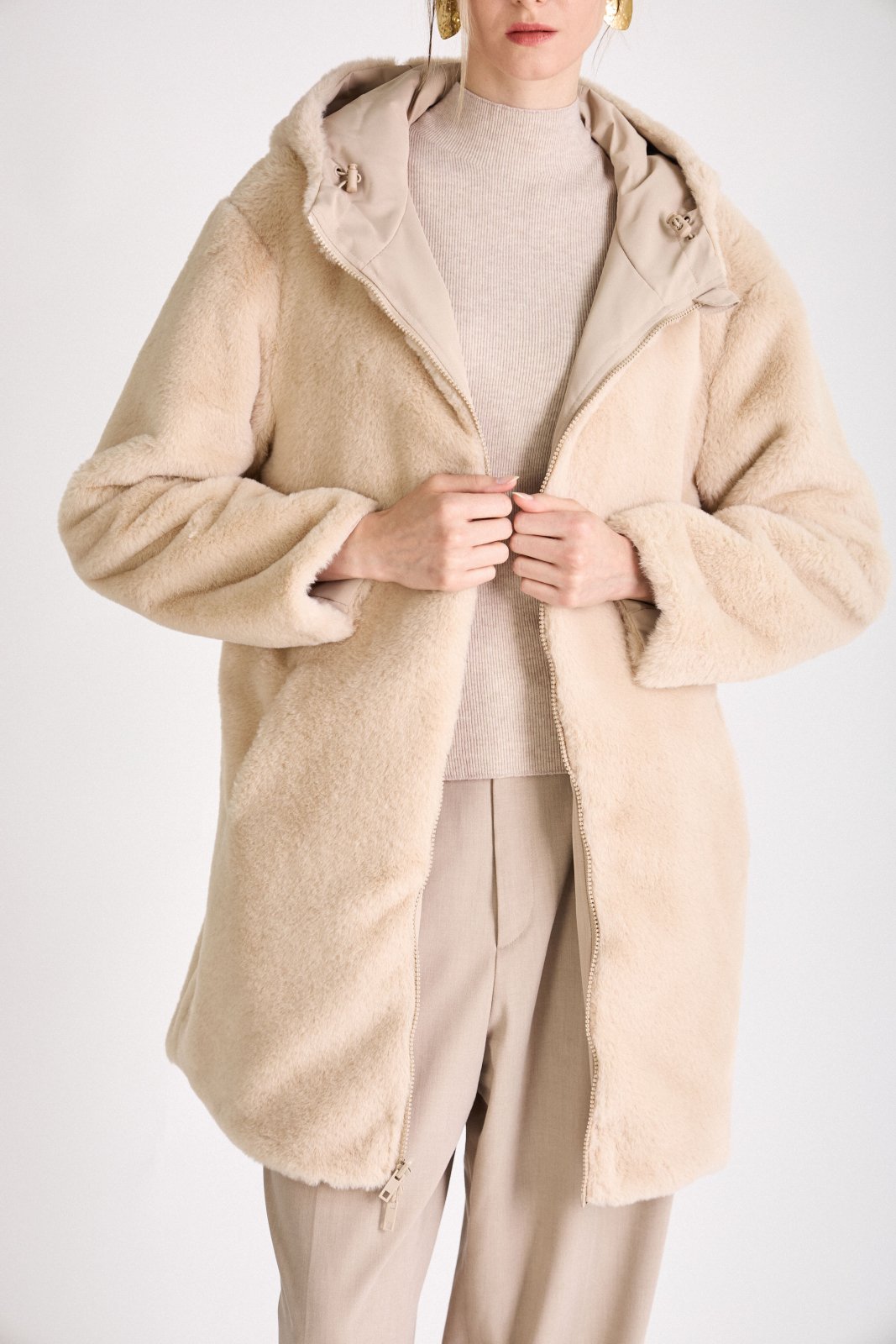 LUA parka réversible déperlante fourrée beige femme - Escandelle Paris (gros plan côté fourrée)
#couleur_beige