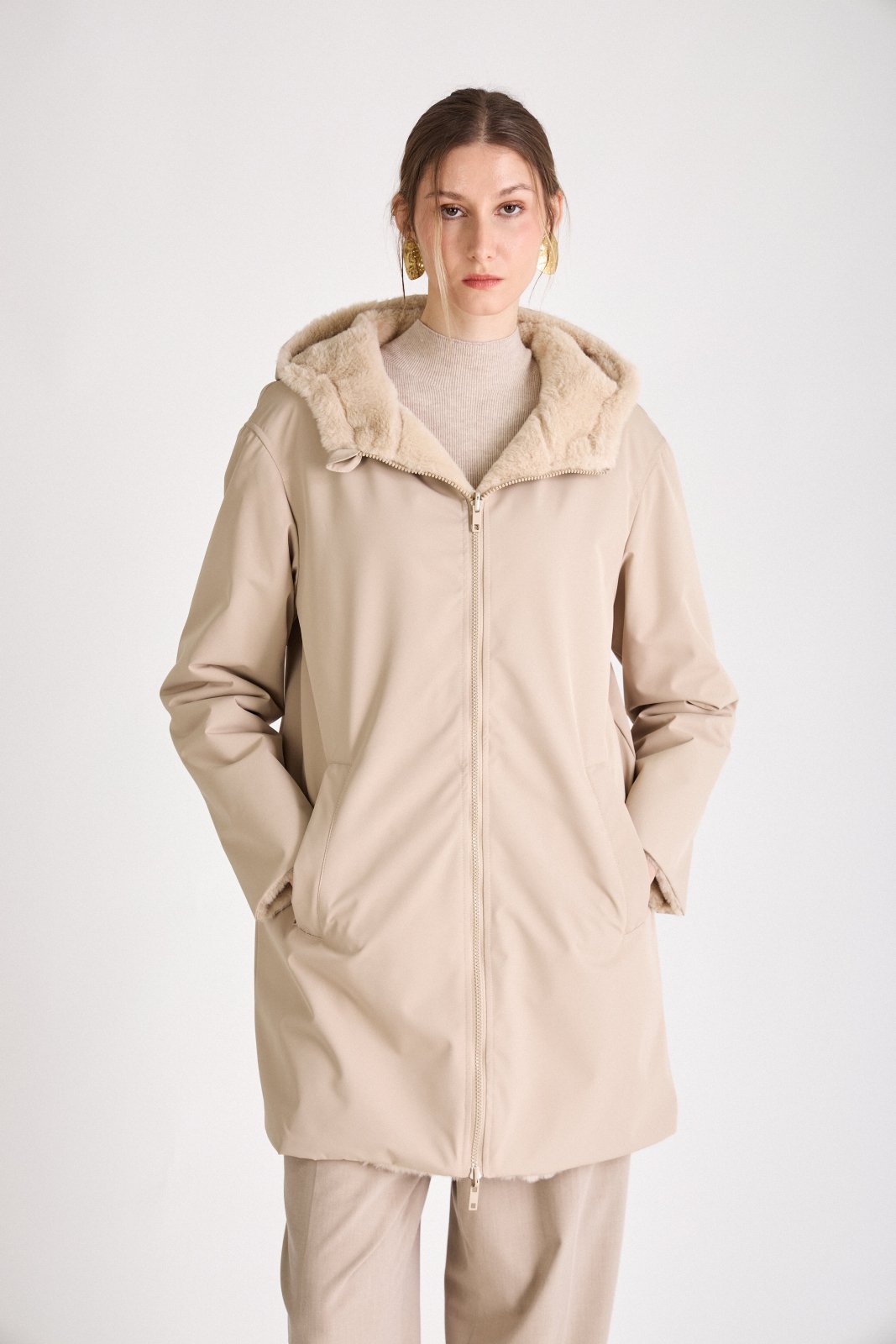 LUA parka réversible déperlante fourrée beige femme - Escandelle Paris (portrait)
#couleur_beige
