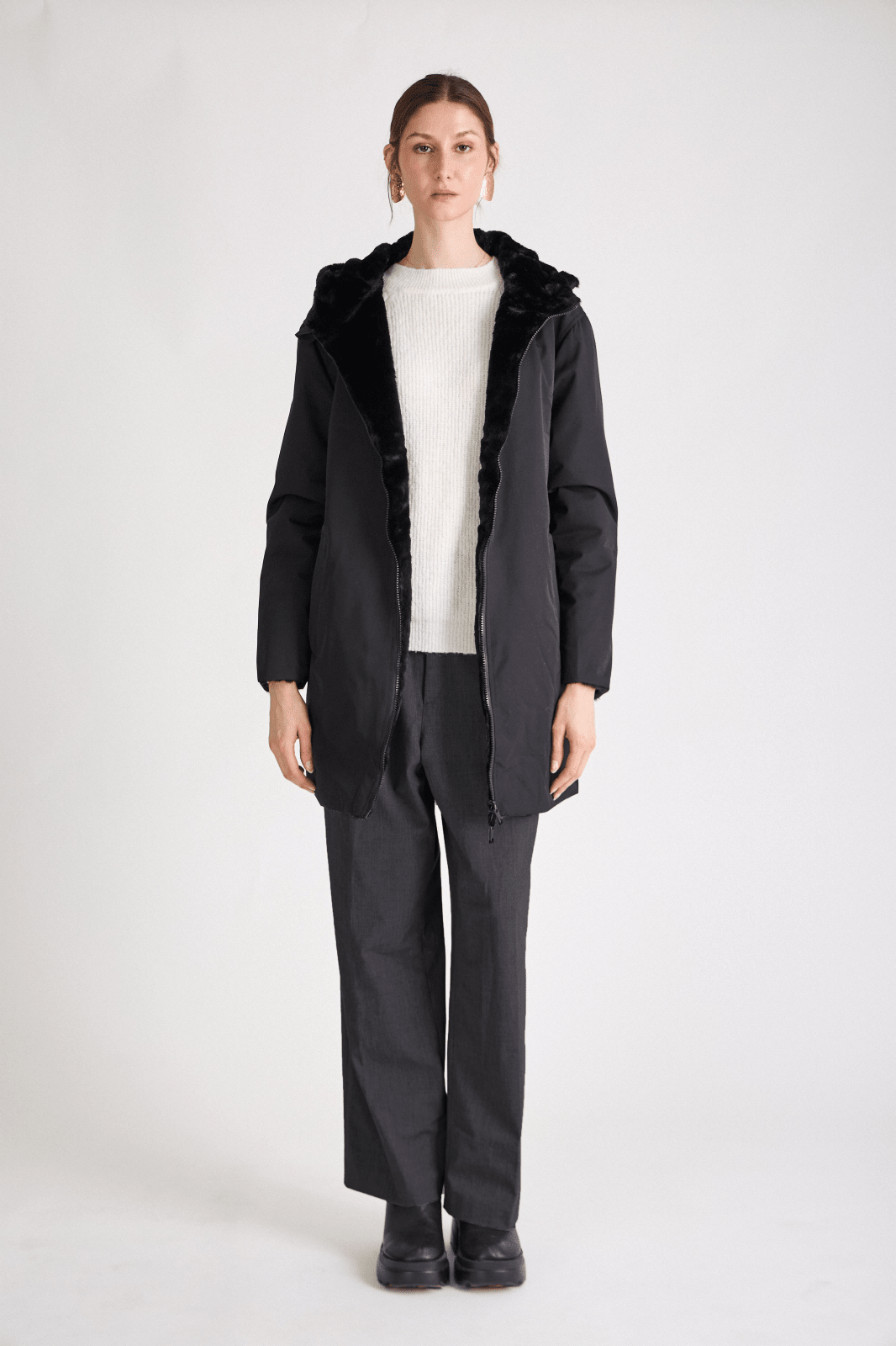 LUA parka réversible déperlante fourrée noir femme - Escandelle Paris (silhouette entière)
#couleur_noir