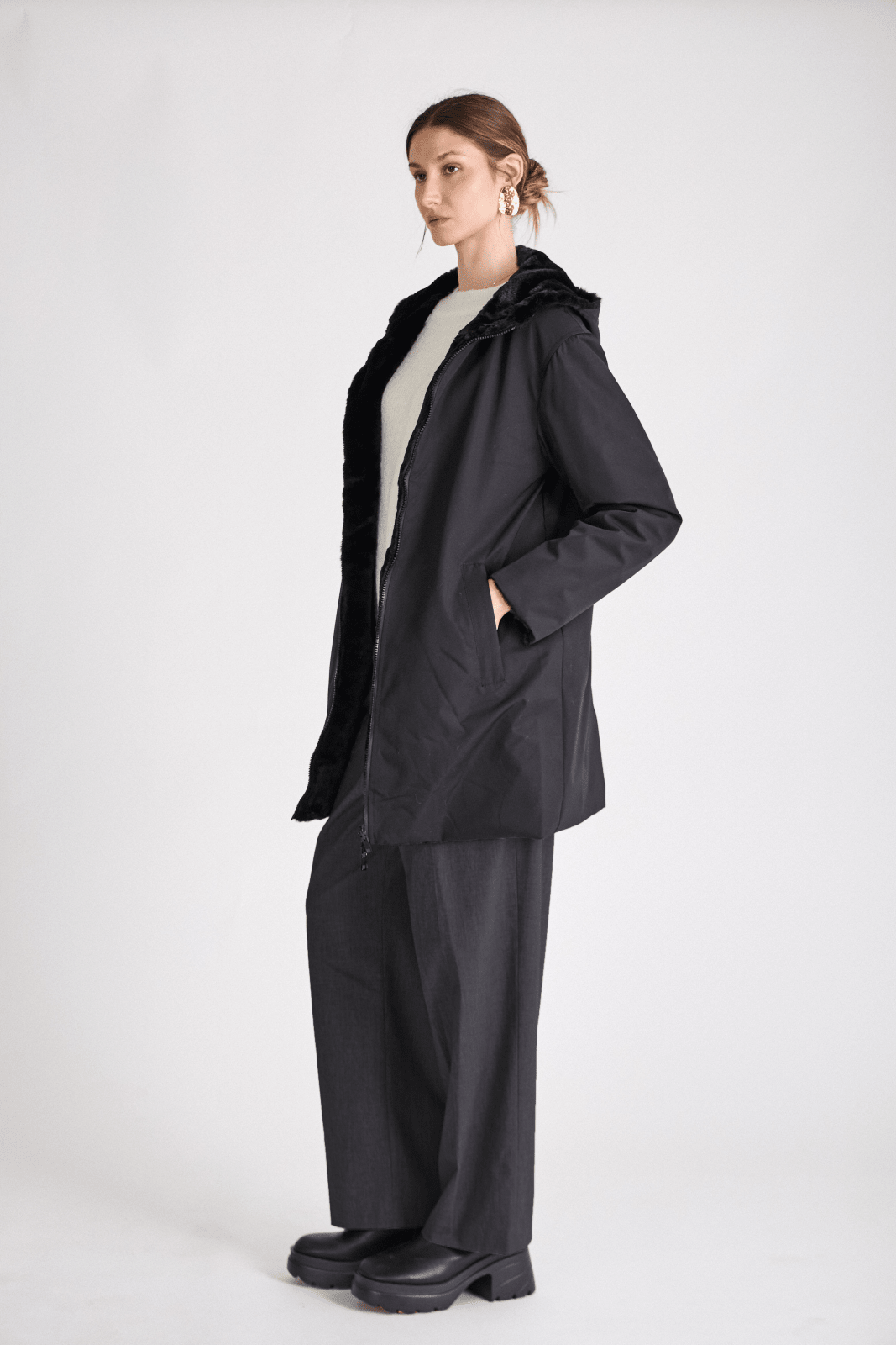 LUA parka réversible déperlante fourrée noir femme - Escandelle Paris (vue de profil)
#couleur_noir