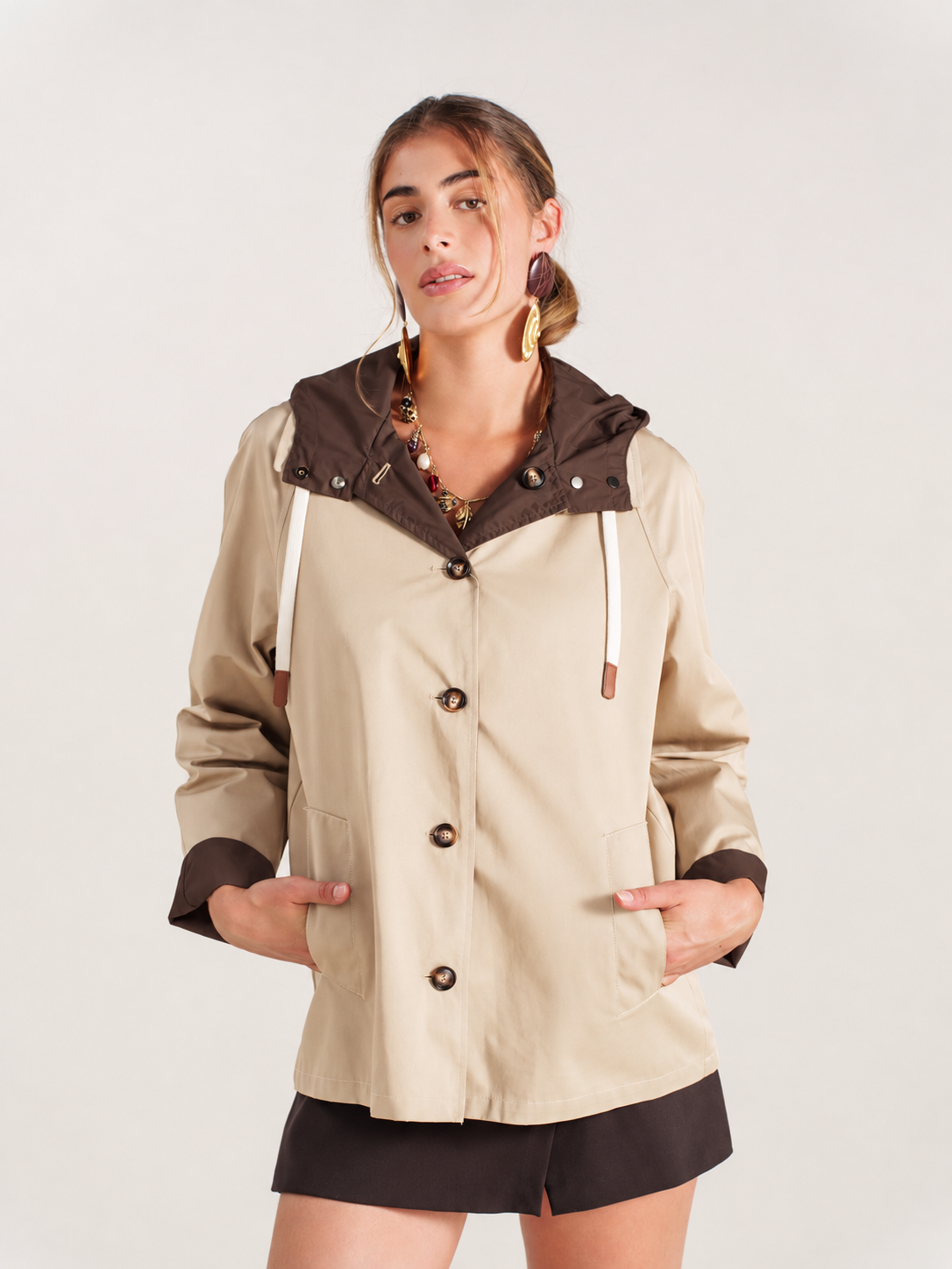 MARCELLIA parka mi-longue déperlante réversible capuche boutonnée choco femme - Escandelle Paris (portrait)
#couleur_choco