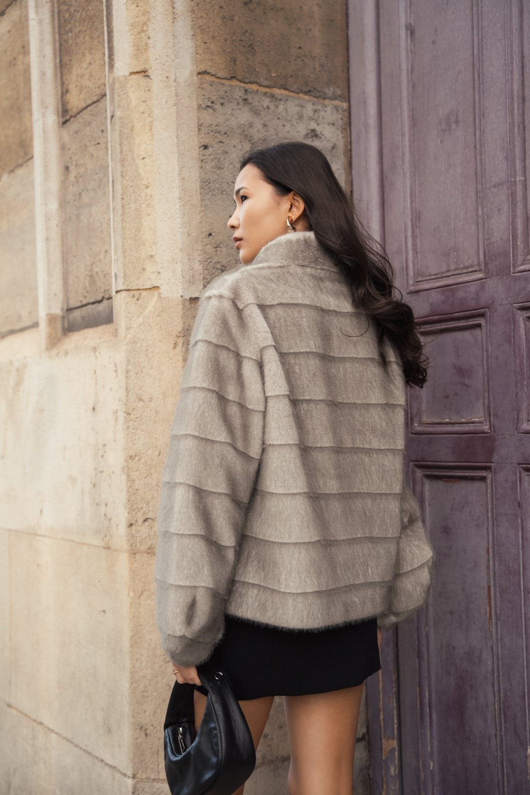 MARIGOLD manteau mi-long fausse fourrure rayures coupées main gris femme - Escandelle Paris (dos)
#couleur_gris