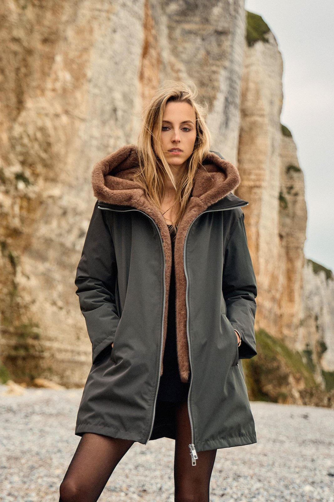 MEGAN parka longue col fourré amovible kaki femme - Escandelle Paris (portrait)
#couleur_kaki