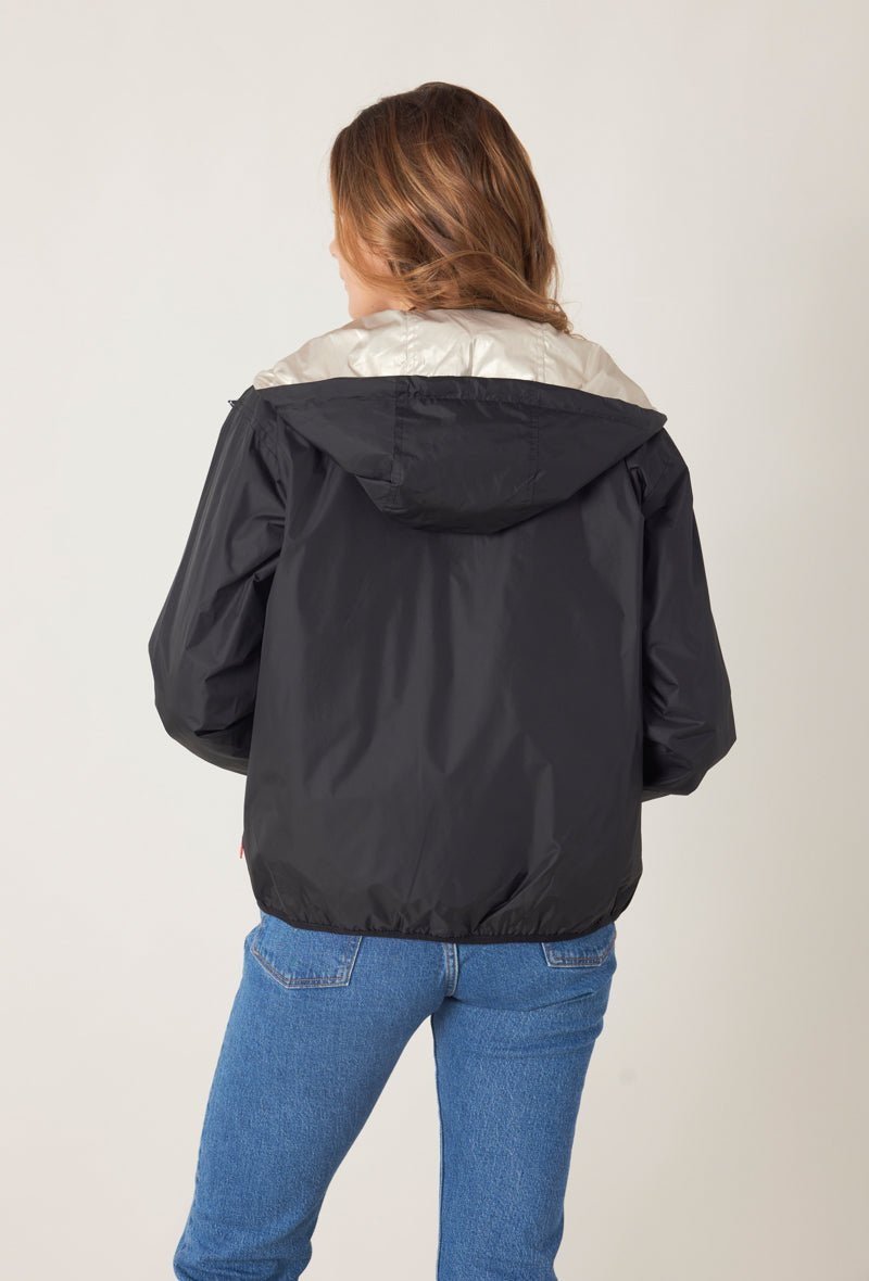NAÉ parka courte réversible imperméable dorée noir femme - Escandelle Paris (vue de dos)
#couleur_noir