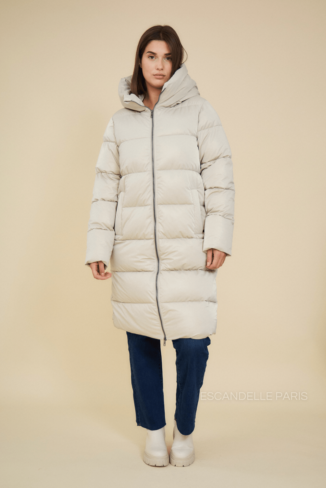 NORTH doudoune longue oversize matelassée beige femme - Escandelle Paris (silhouette zip fermé)
#couleur_beige