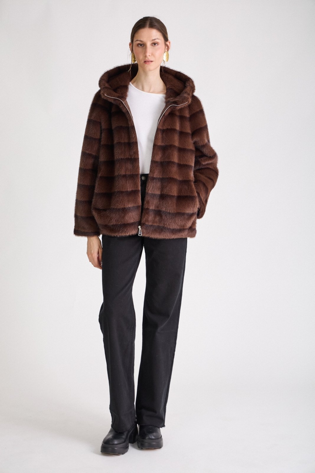 ODESSA manteau long fausse fourrure rayures capuche choco femme - Escandelle Paris (silhouette entière)
#couleur_choco