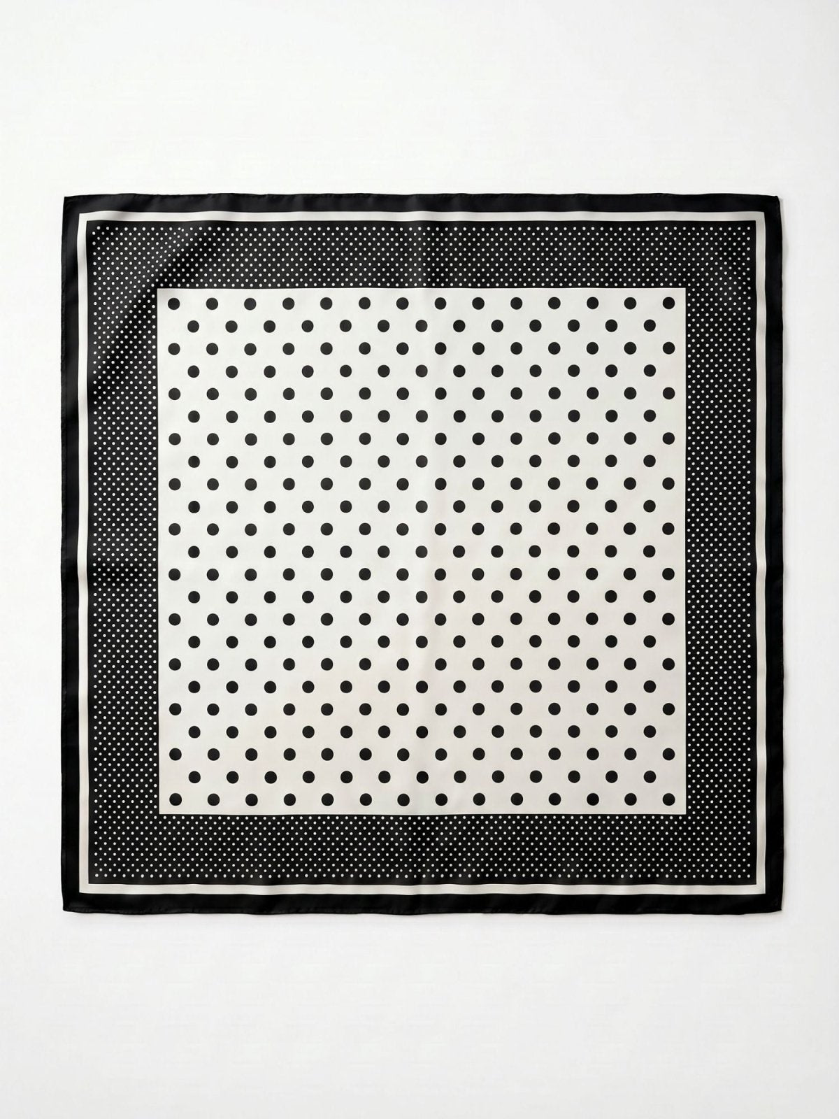 Opaline - Foulard Noir - EscandelleParis
#couleur_noir