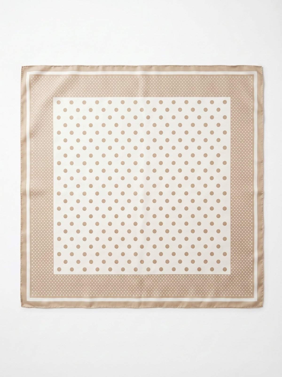 Opaline - Foulard Beige - EscandelleParis
#couleur_beige