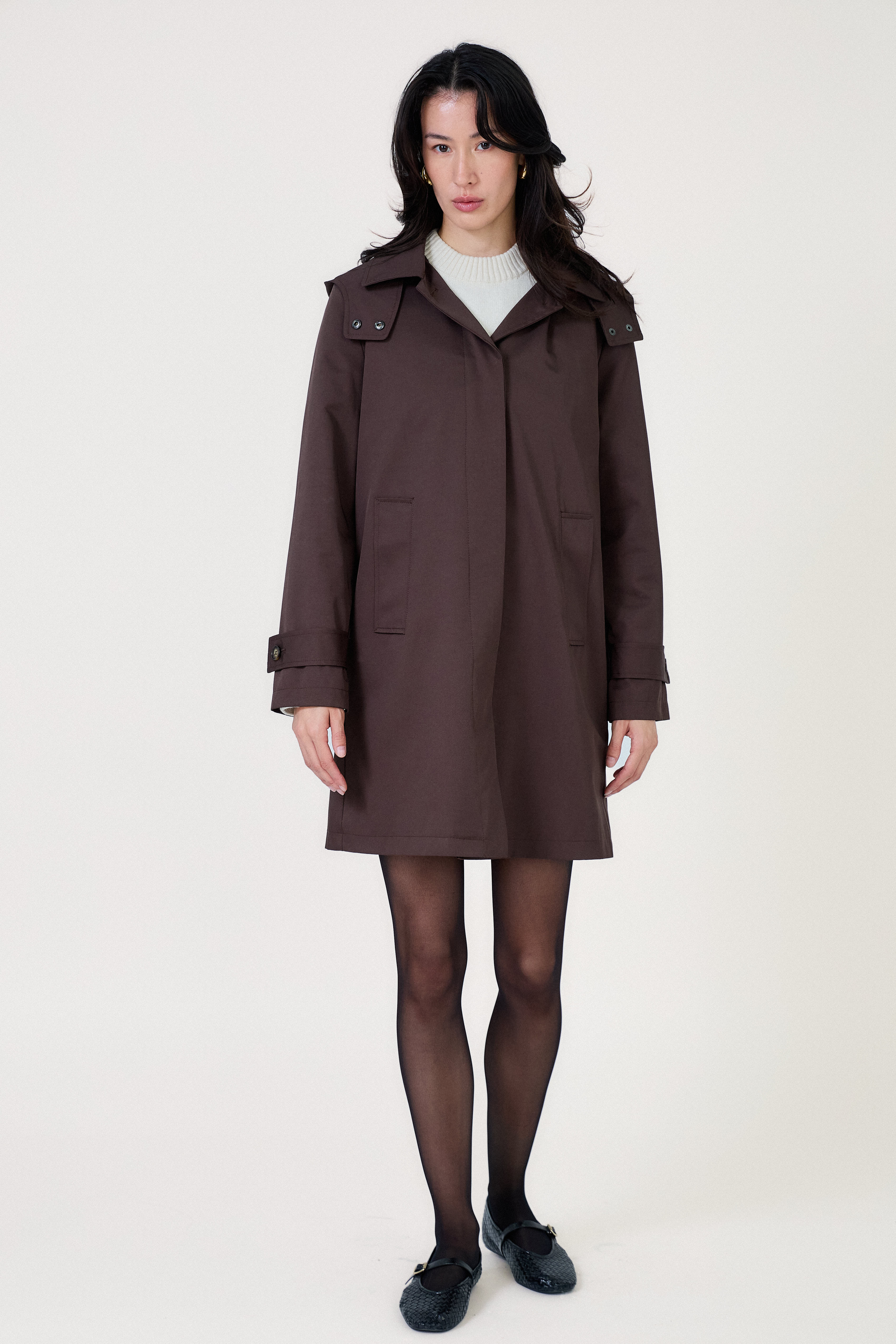 Trench SELENA Escandelle porté urbain et décontracté avec col ouvert et allure parisienne
#couleur_choco