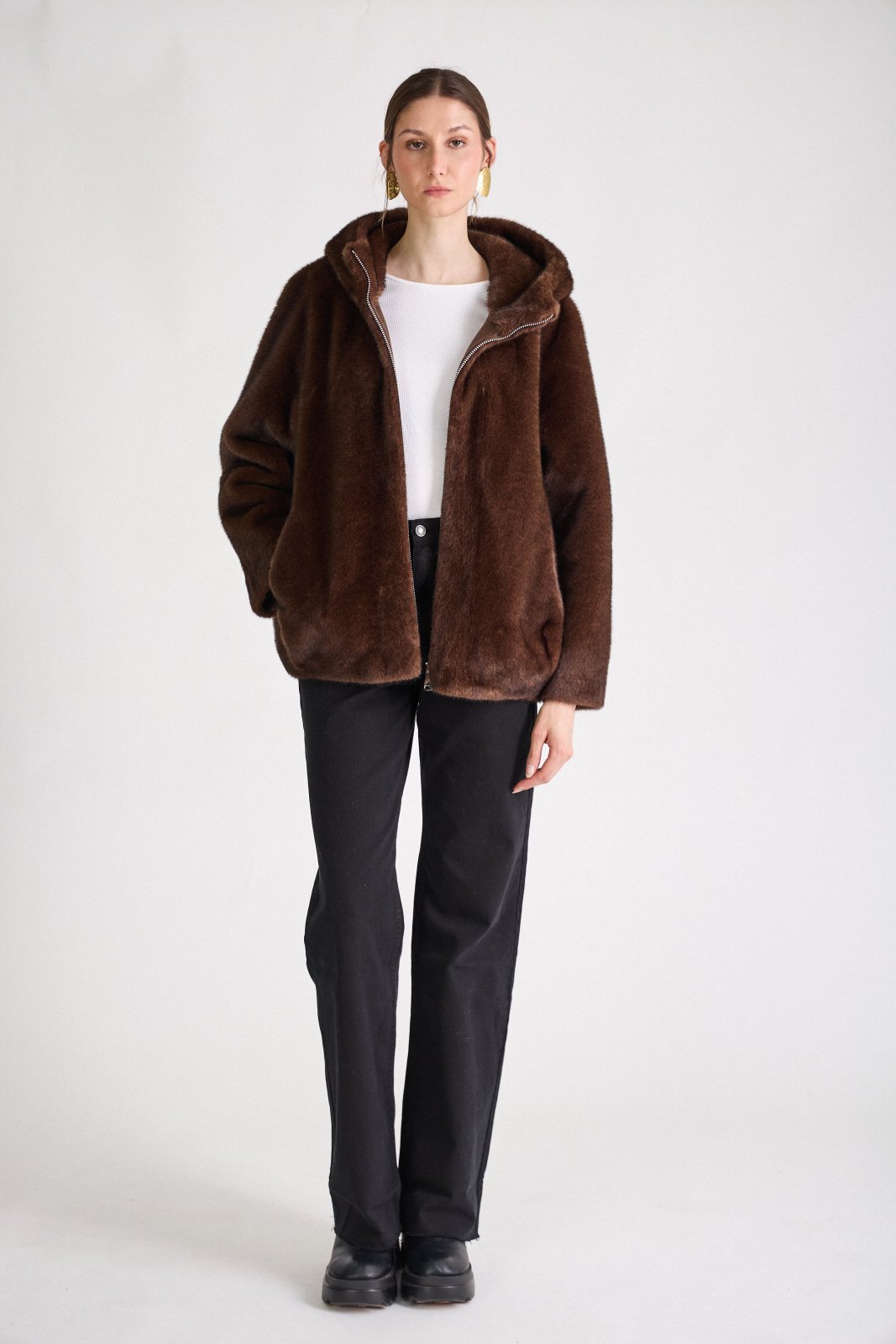 ROSY manteau mi-long fausse fourrure capuche godet choco femme - Escandelle Paris (silhouette entière)
#couleur_choco