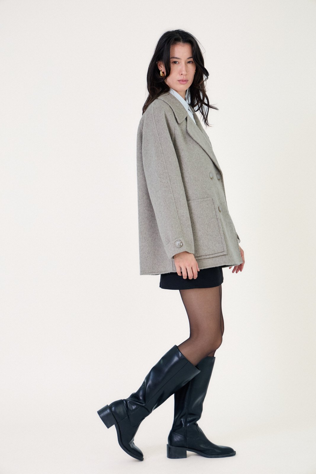 SERAPHINA manteau caban mi-long laine double boutonnage beige femme - Escandelle Paris (profil droit)
#couleur_beige